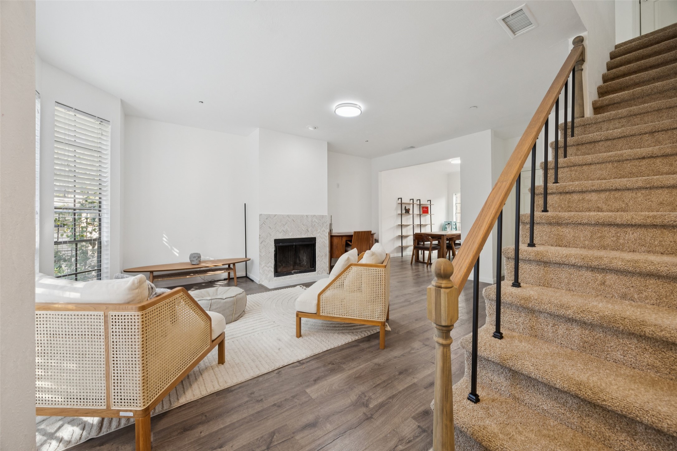 Property photo 02 of 3919 Cole Avenue UNIT 101, Dallas, TX 75204 | MLS #21225689