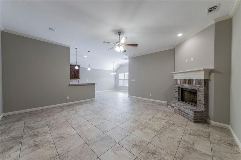Property photo 02 of 721 Smyth Street, Aledo, TX 76008 | MLS #21225717