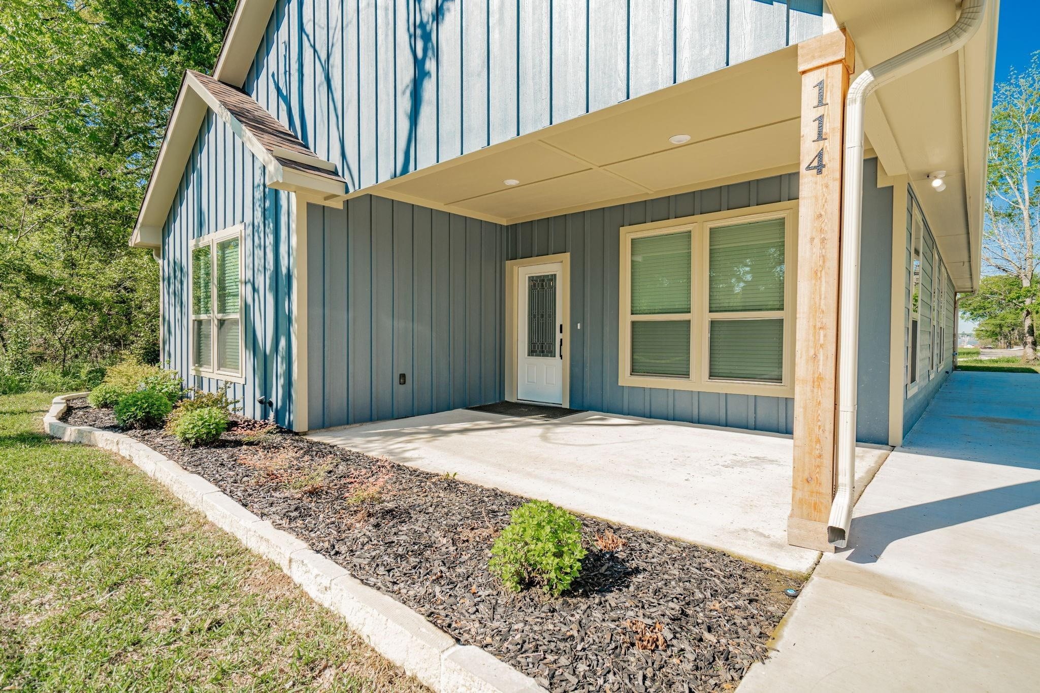 Property photo 03 of 114 Sierra Madre Street Payne, Springs, TX 75156 | MLS #21225791