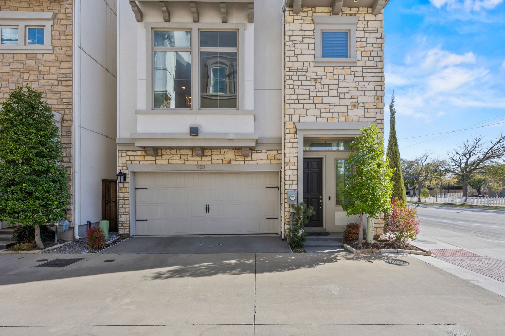 730 Spanish Oaks Place, Dallas, TX, 75204