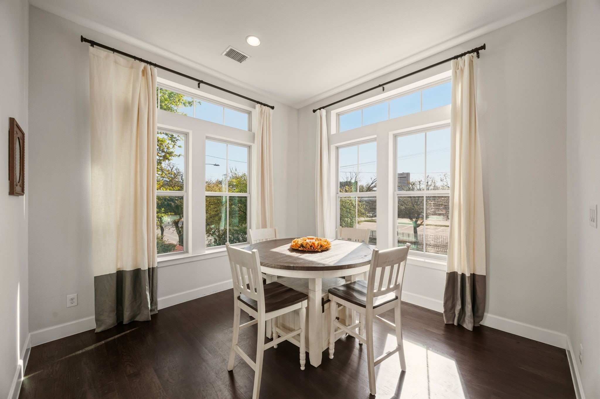 730 Spanish Oaks Place, Dallas, TX, 75204