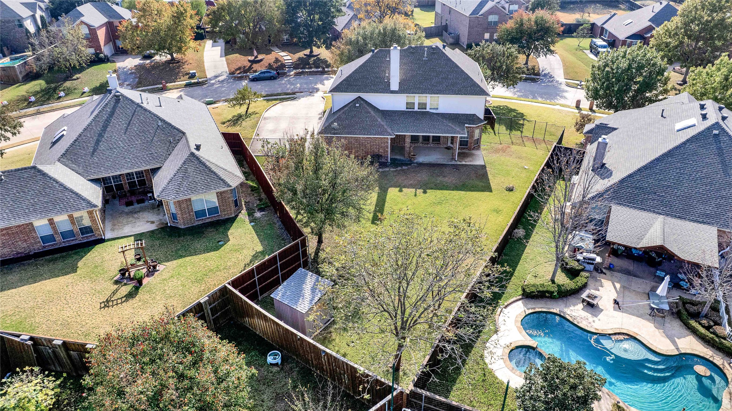 Property photo 01 of 333 Green Acres Drive, Murphy, TX 75094 | MLS #21225902