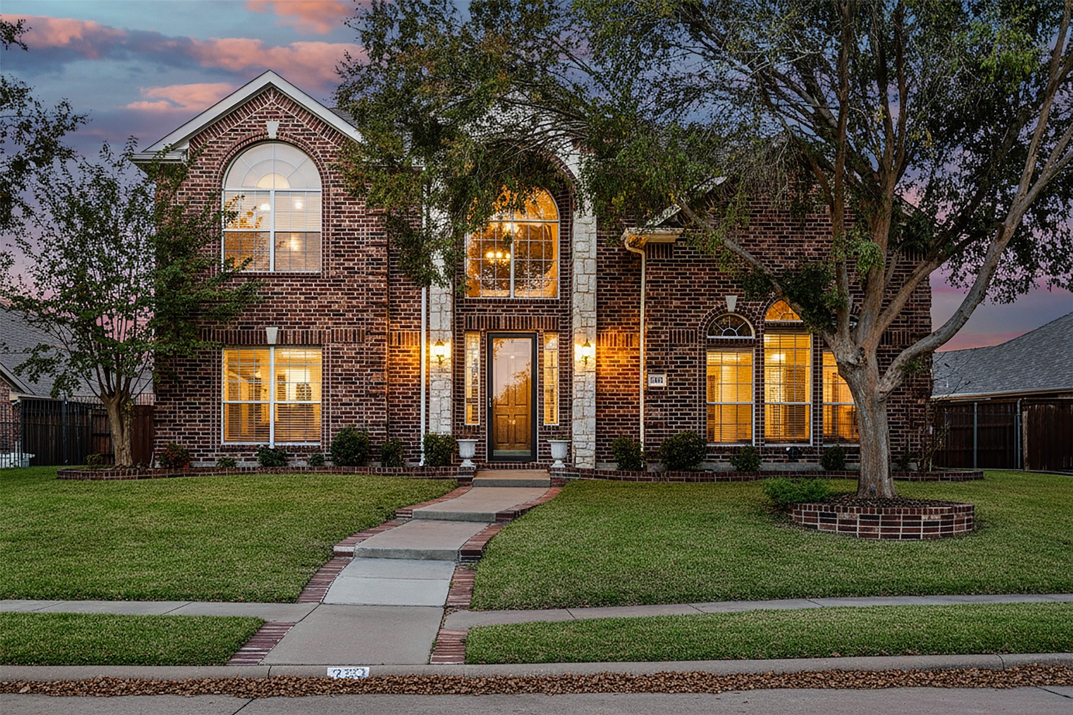 Property photo 02 of 333 Green Acres Drive, Murphy, TX 75094 | MLS #21225902