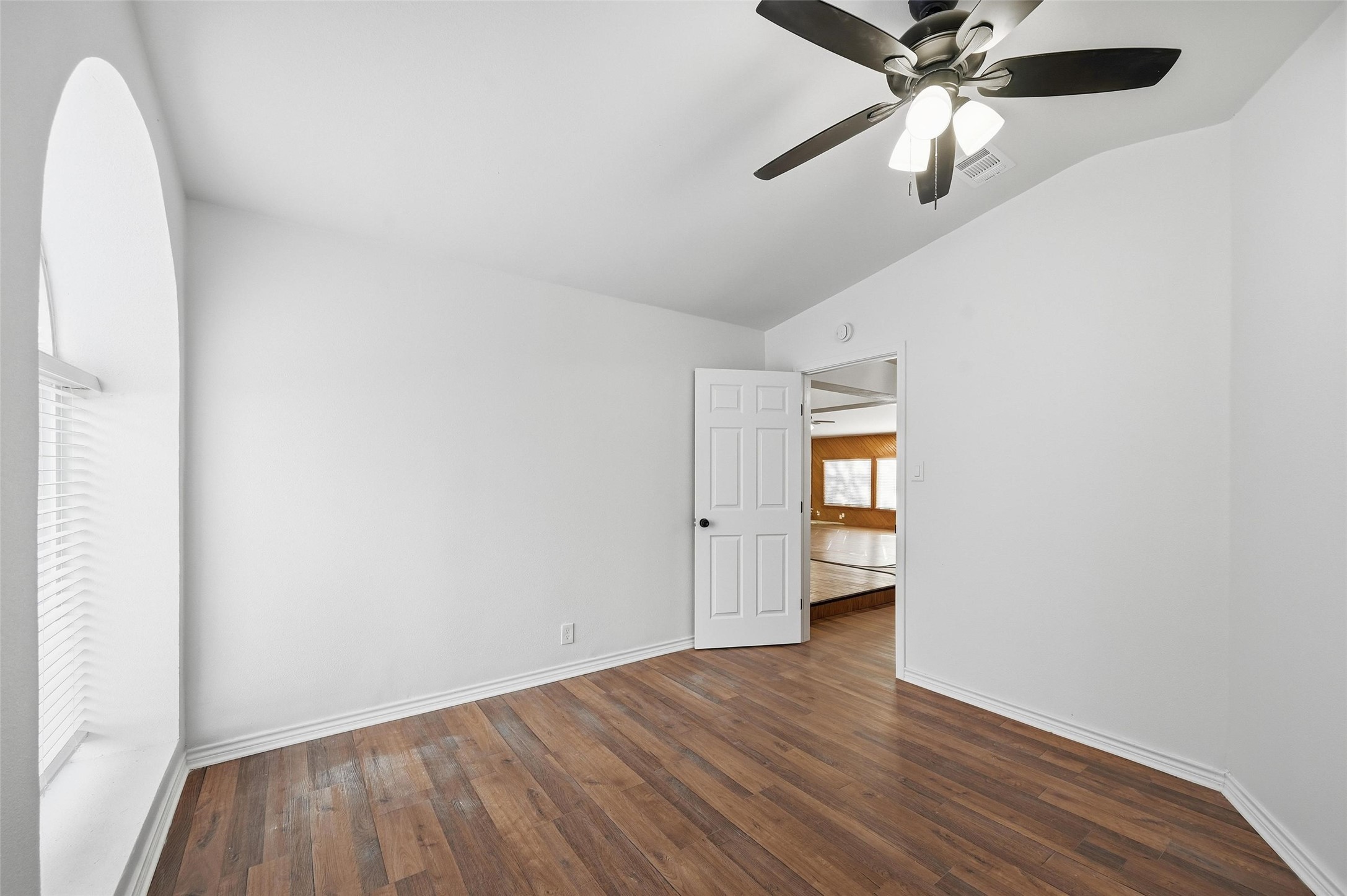 9902 County Road 2434, Terrell, TX, 75160