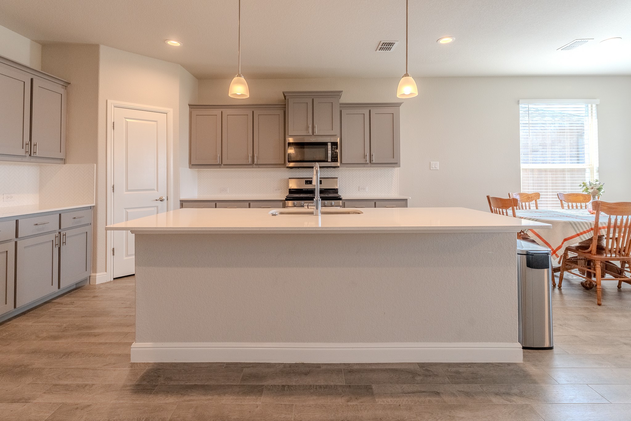 521 Dunmore Drive, Fort Worth, TX, 76052
