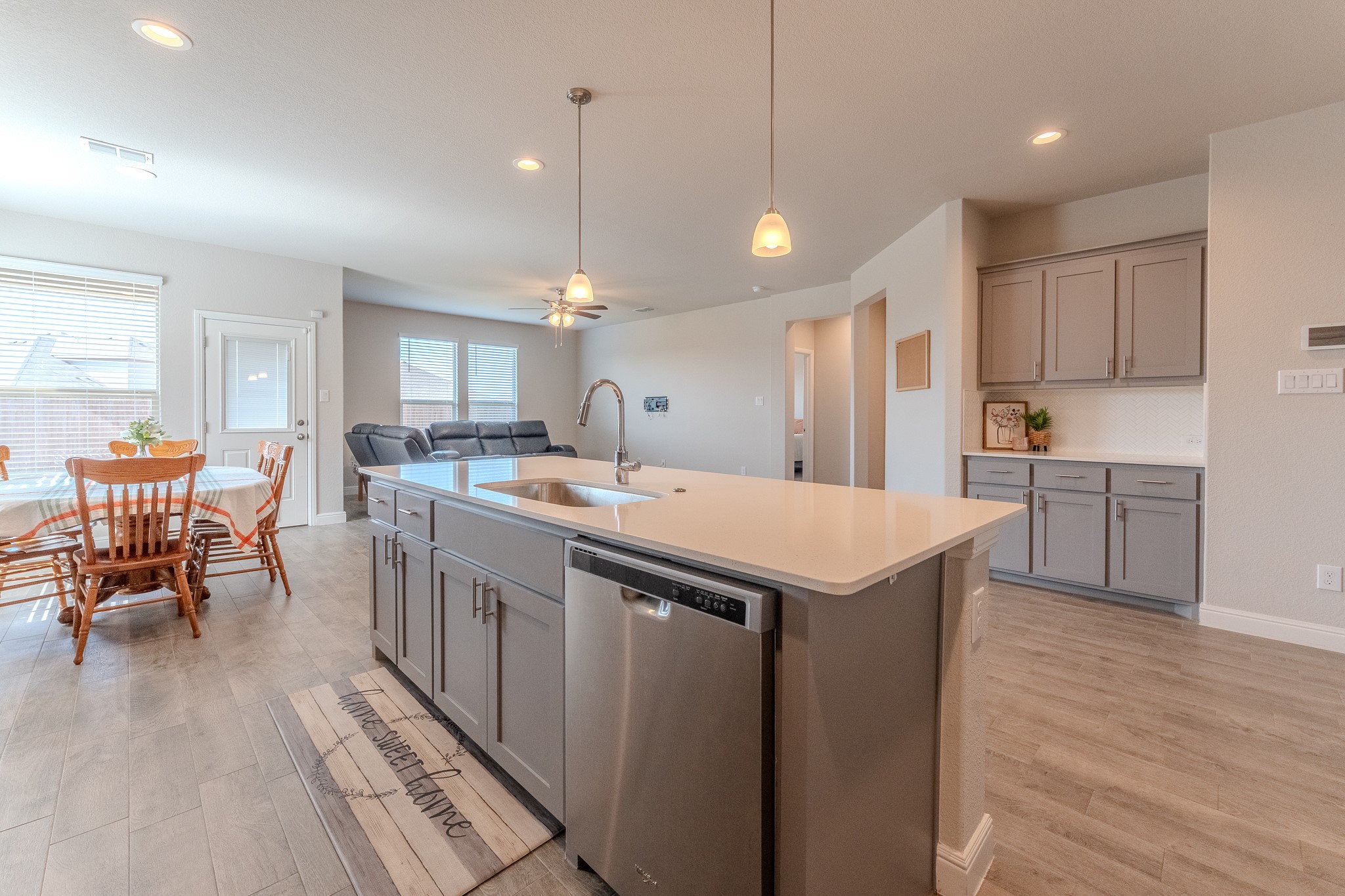 521 Dunmore Drive, Fort Worth, TX, 76052