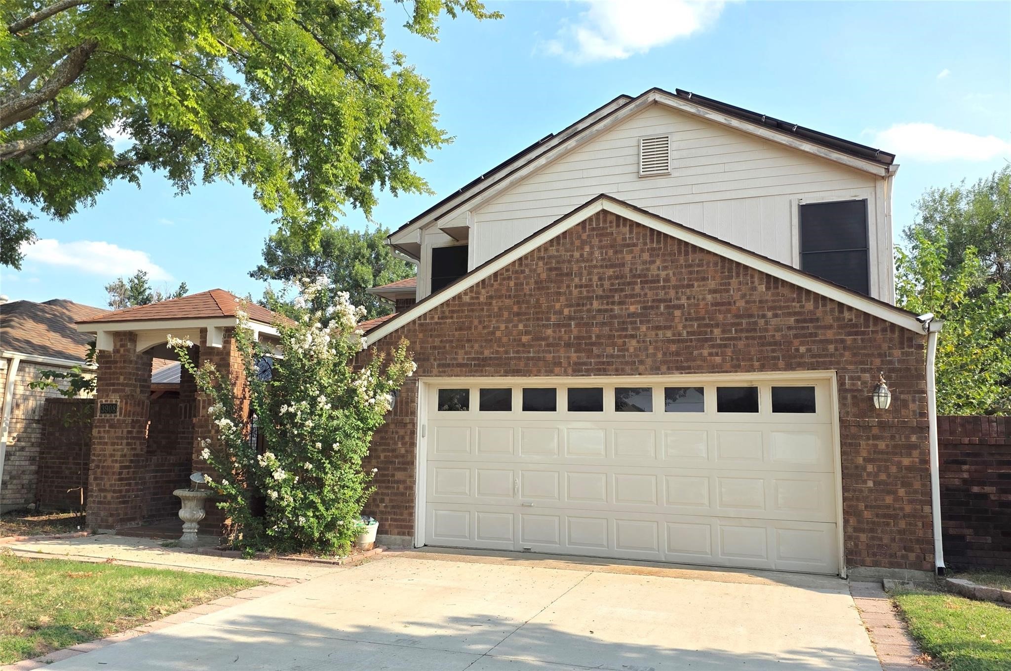 Property photo 02 of 3908 Denham Way, Plano, TX 75023 | MLS #21226334