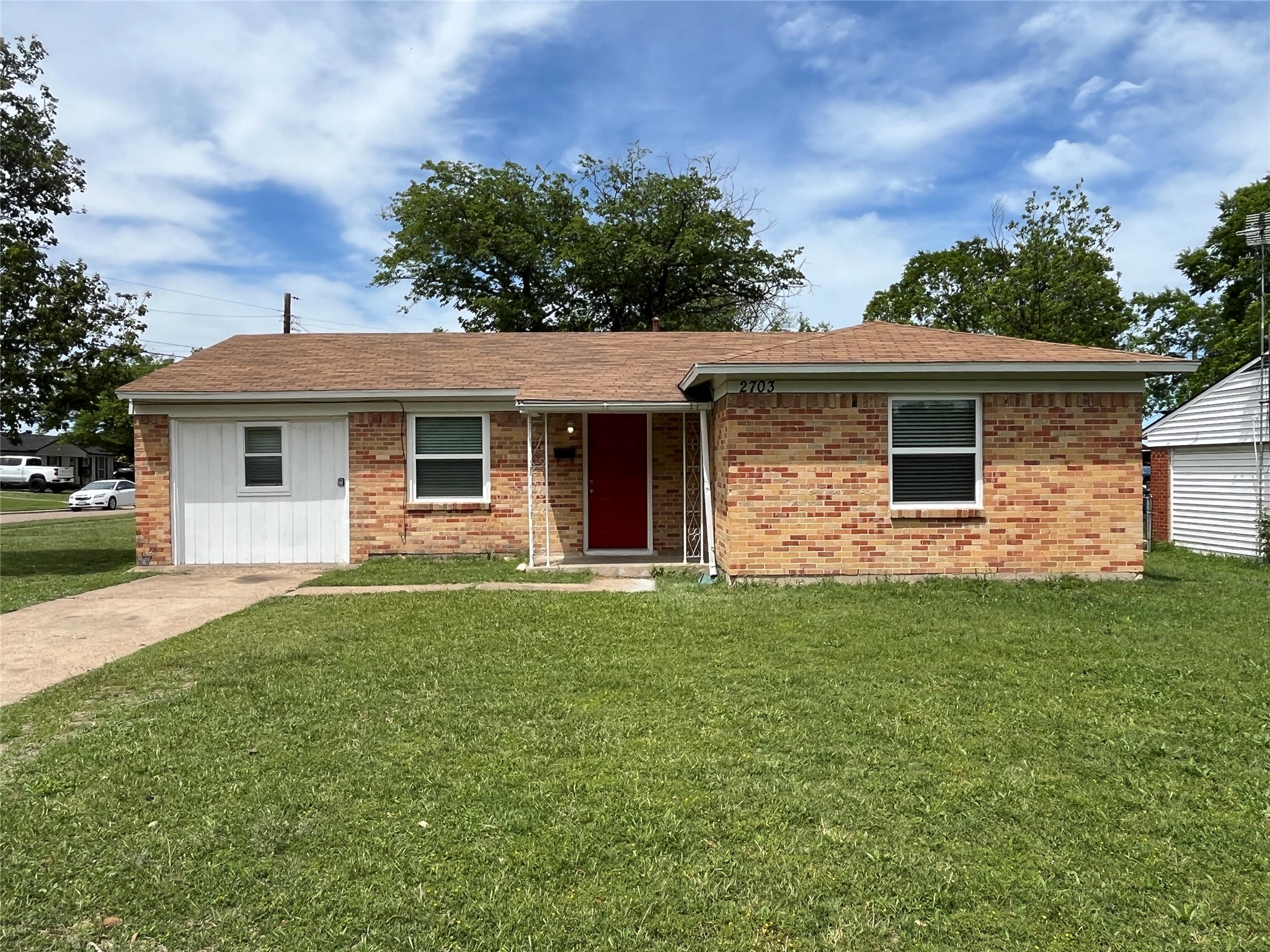 Property photo 01 of 2703 San Diego Drive, Dallas, TX 75228 | MLS #21226417