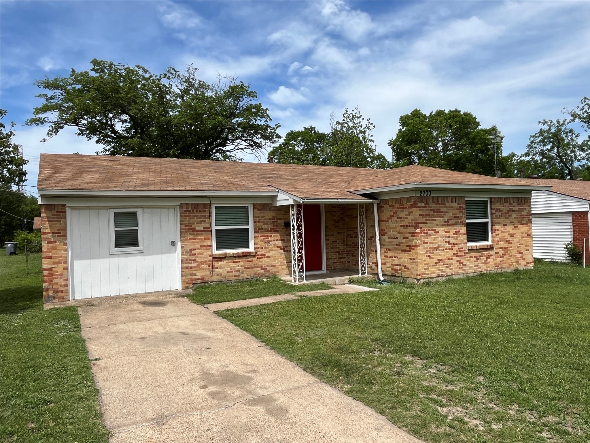 Property photo 02 of 2703 San Diego Drive, Dallas, TX 75228 | MLS #21226417