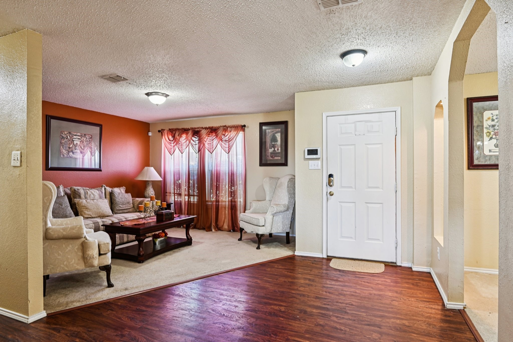 Property photo 03 of 658 Bluechalk Drive, Cedar Hill, TX 75104 | MLS #21226789