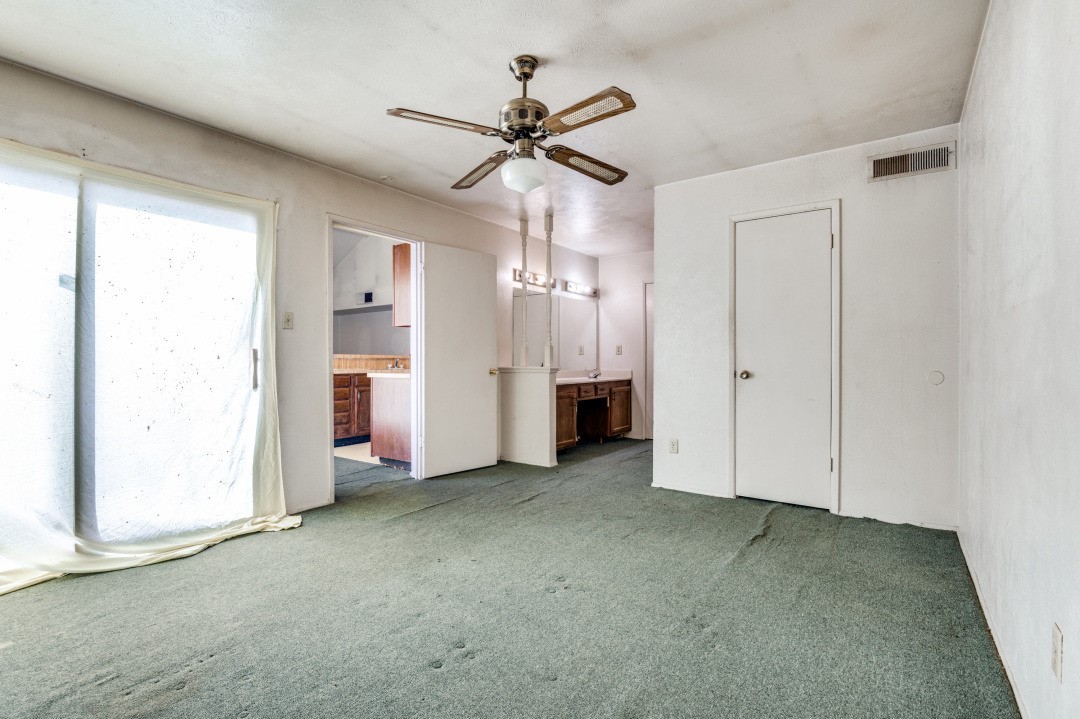 Property photo 02 of 7049 Sorcey Road, Dallas, TX 75249 | MLS #21226840