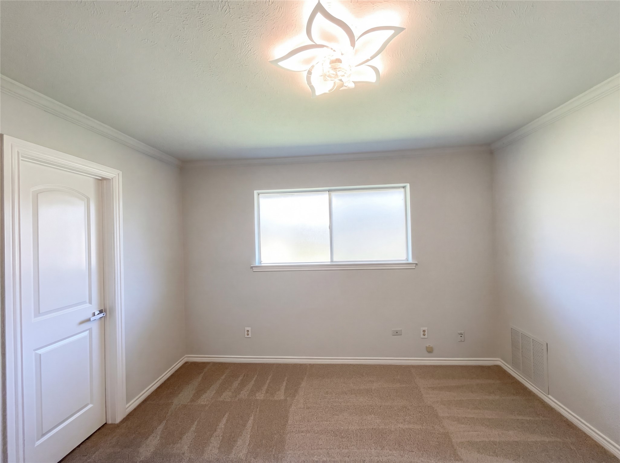 2800 N Surrey Drive, Carrollton, TX, 75006