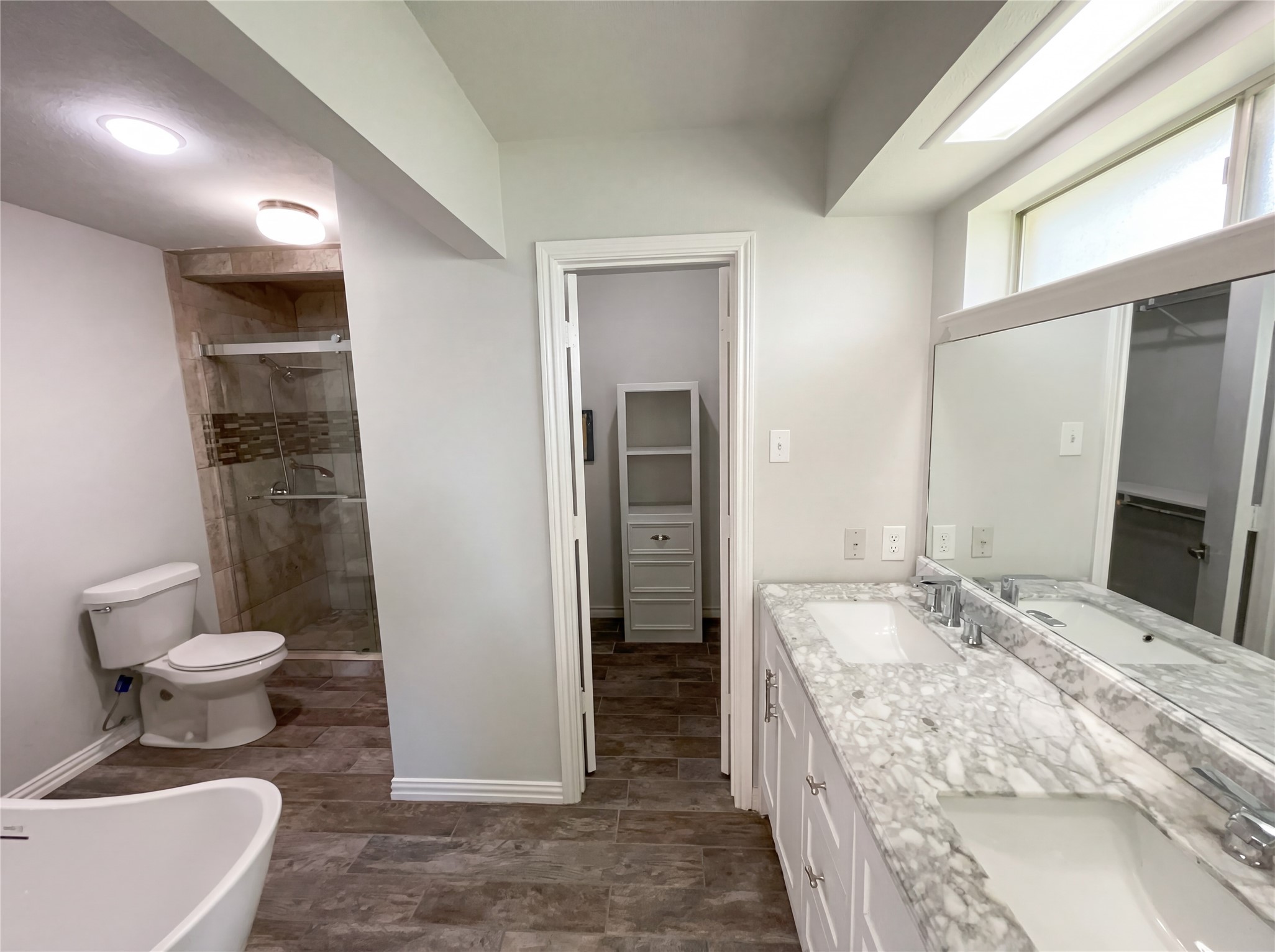 2800 N Surrey Drive, Carrollton, TX, 75006