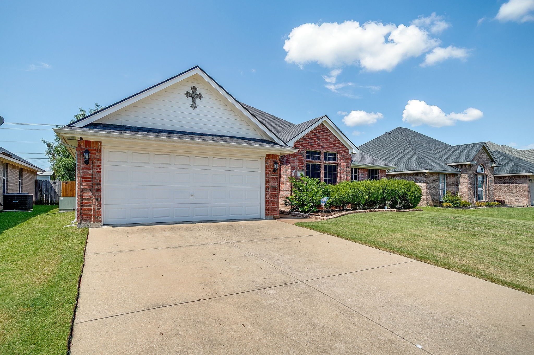 725 Snapper Drive, Burleson, TX, 76028