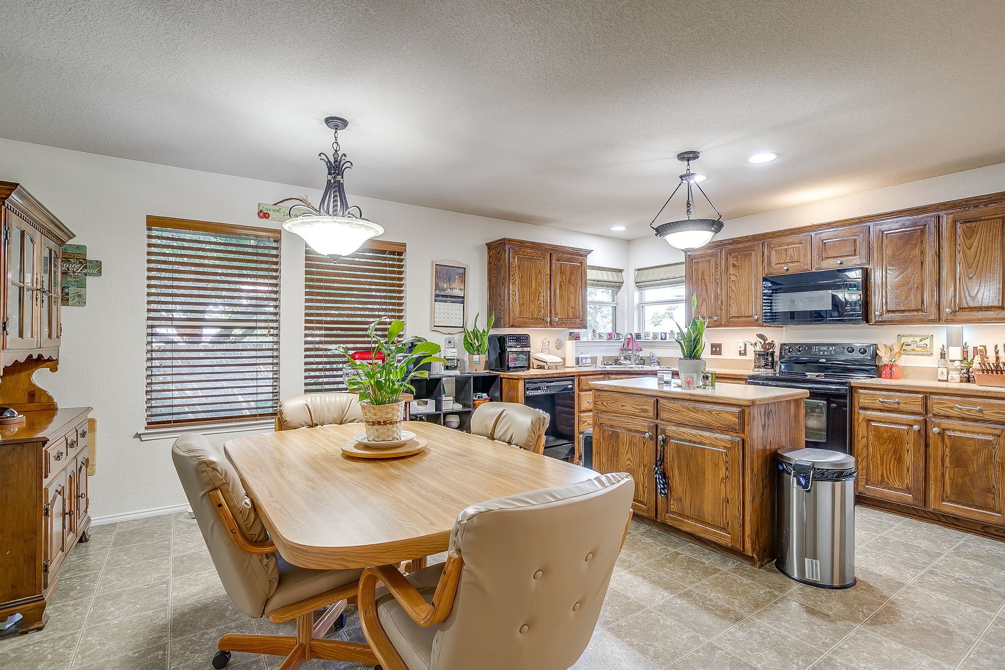 725 Snapper Drive, Burleson, TX, 76028
