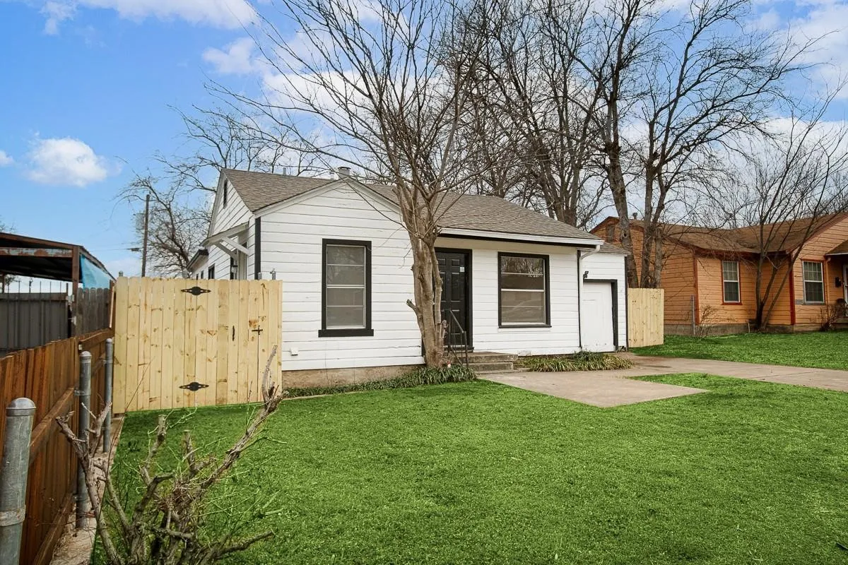 1244 E Morningside Drive, Fort Worth, TX, 76104