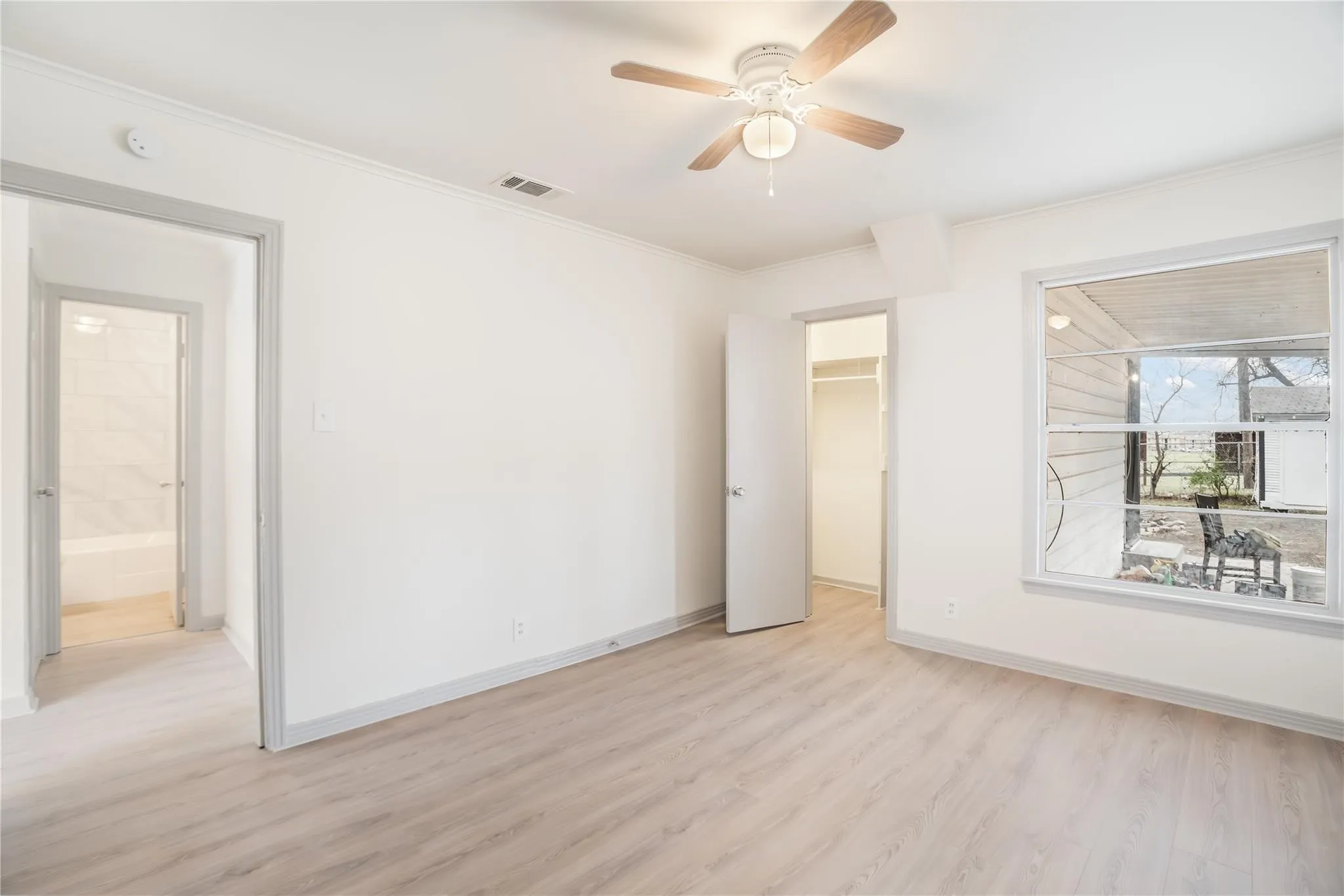 1244 E Morningside Drive, Fort Worth, TX, 76104