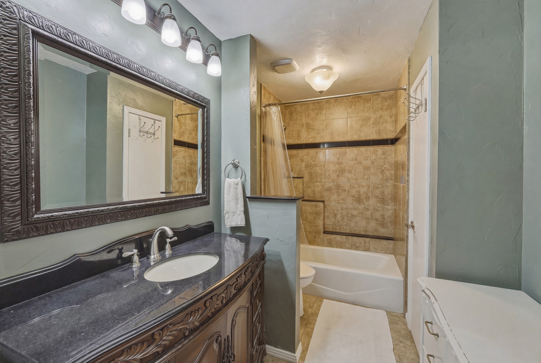 10203 Crestview Drive, Tyler, TX, 75707
