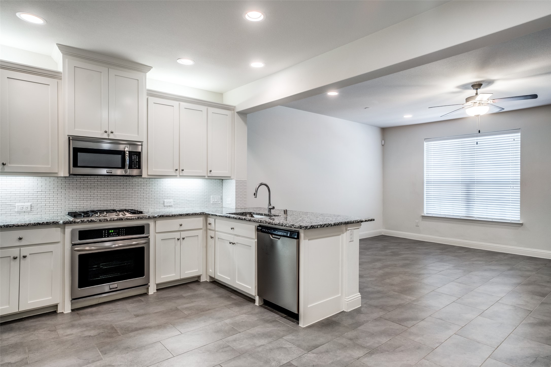 Property photo 04 of 7417 Chief Spotted Tail Drive, Mckinney, TX 75070 | MLS #21227428