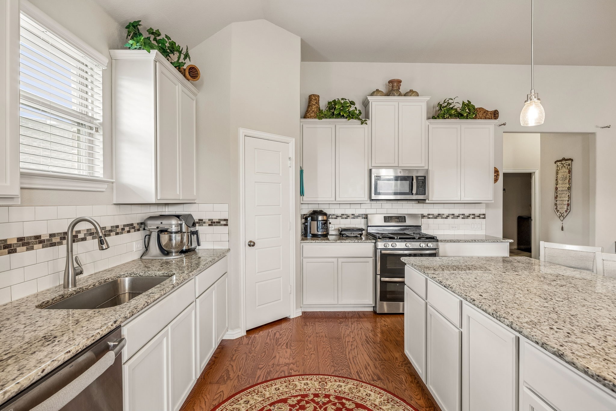8004 Larch Lane, Fort Worth, TX, 76131