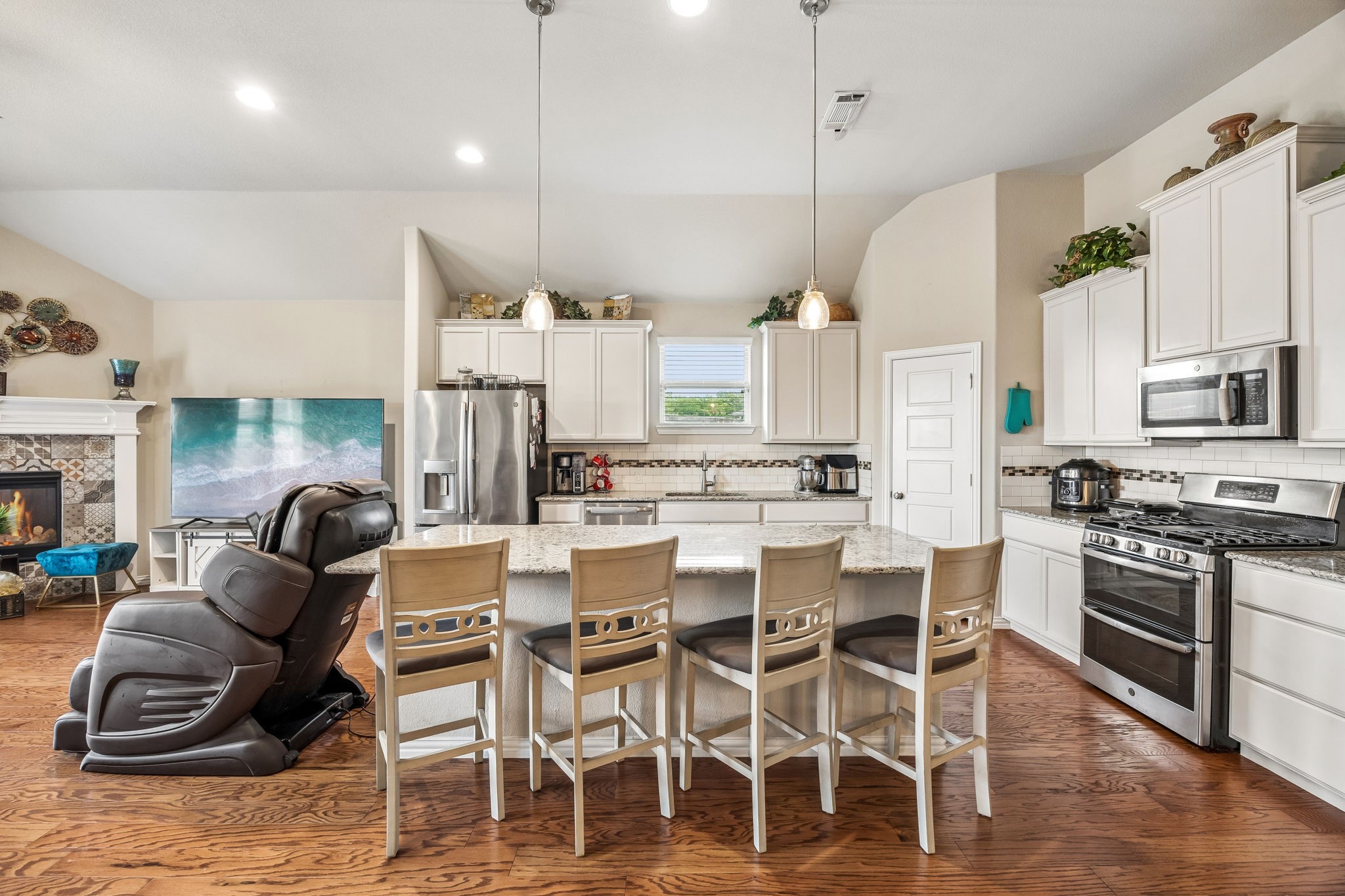 8004 Larch Lane, Fort Worth, TX, 76131