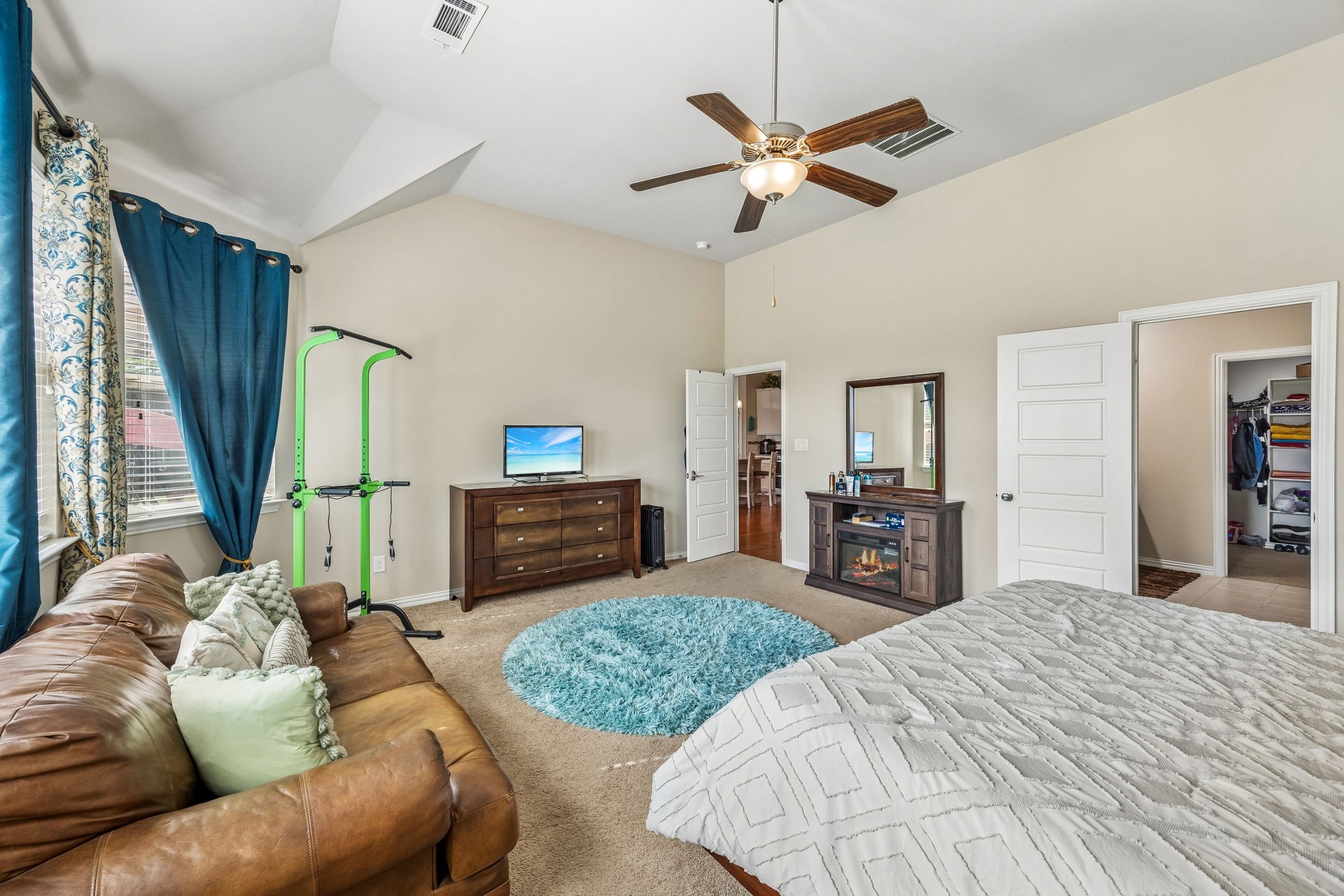 8004 Larch Lane, Fort Worth, TX, 76131