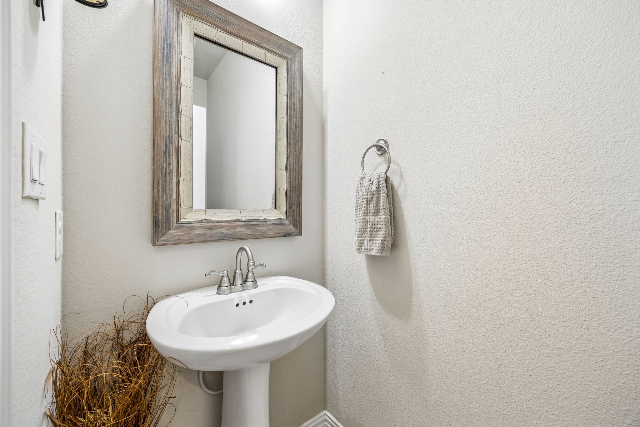 8004 Larch Lane, Fort Worth, TX, 76131