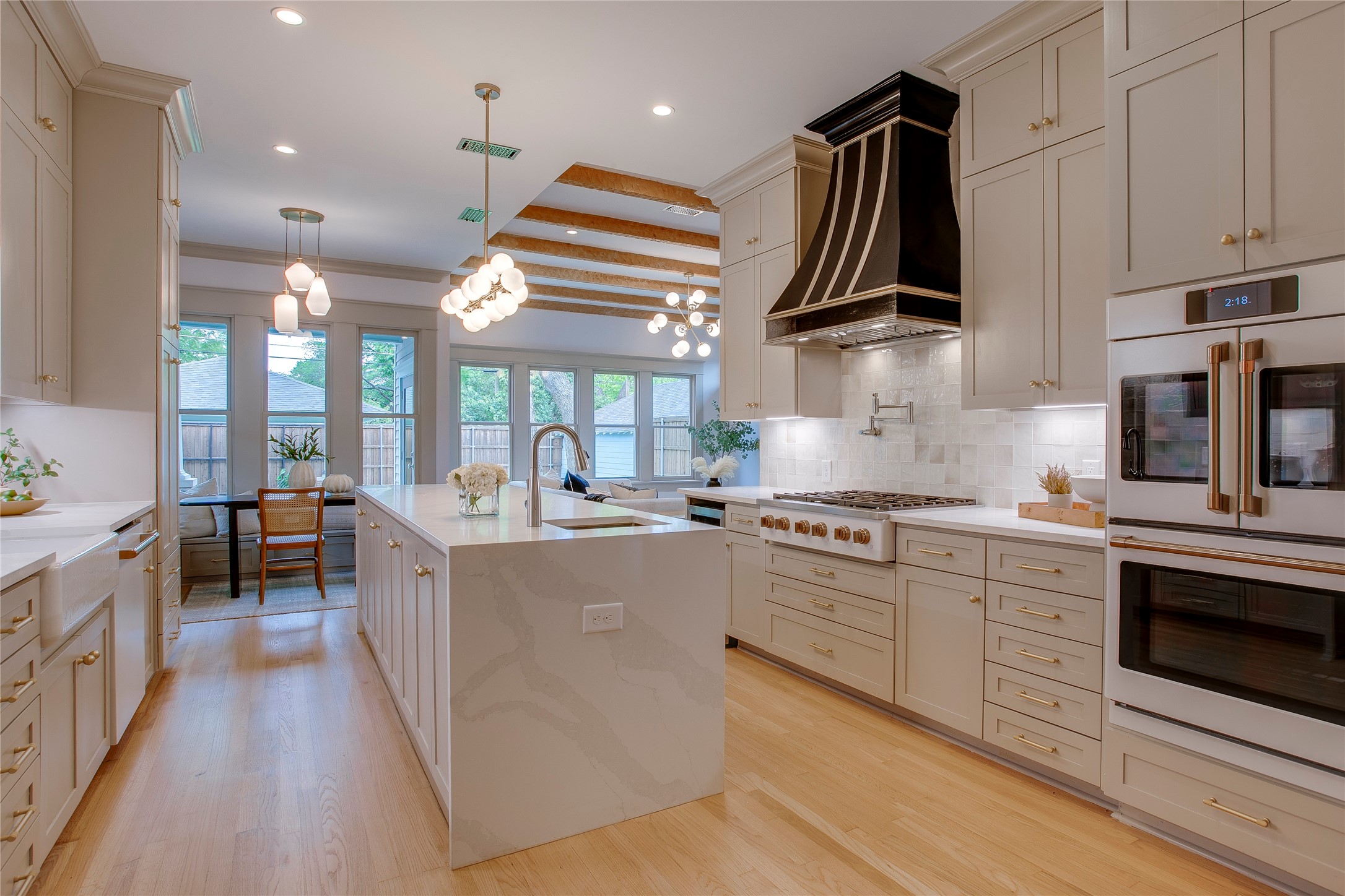 714 N Edgefield Avenue, Dallas, TX, 75208