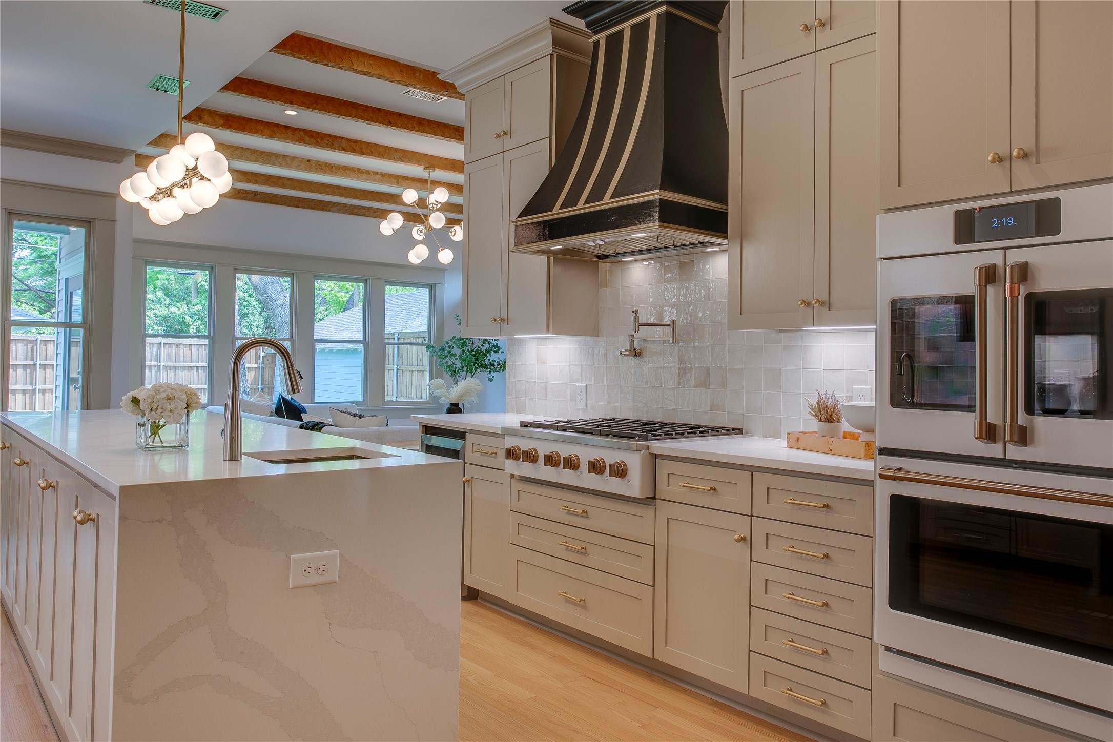 714 N Edgefield Avenue, Dallas, TX, 75208