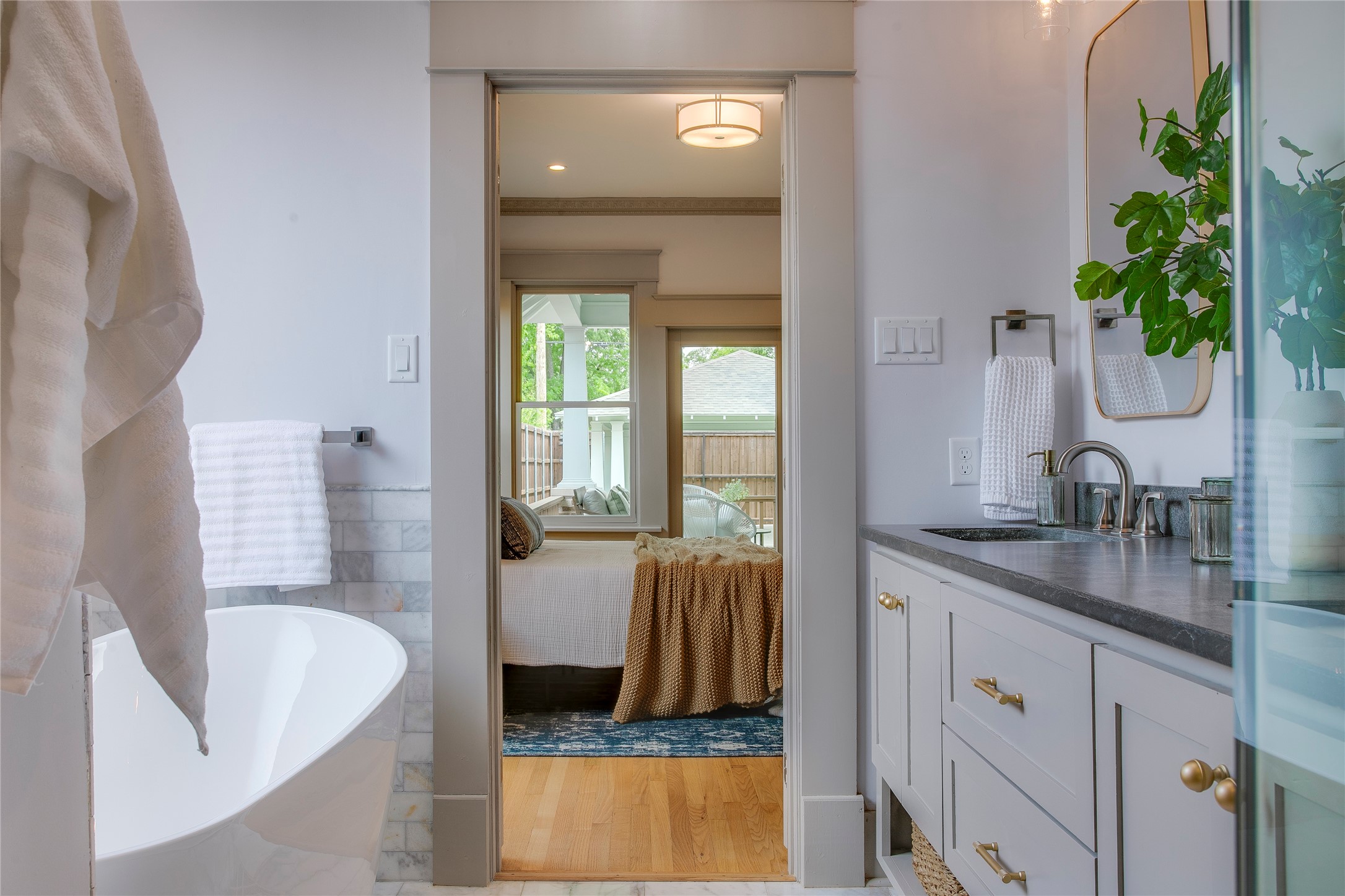 714 N Edgefield Avenue, Dallas, TX, 75208