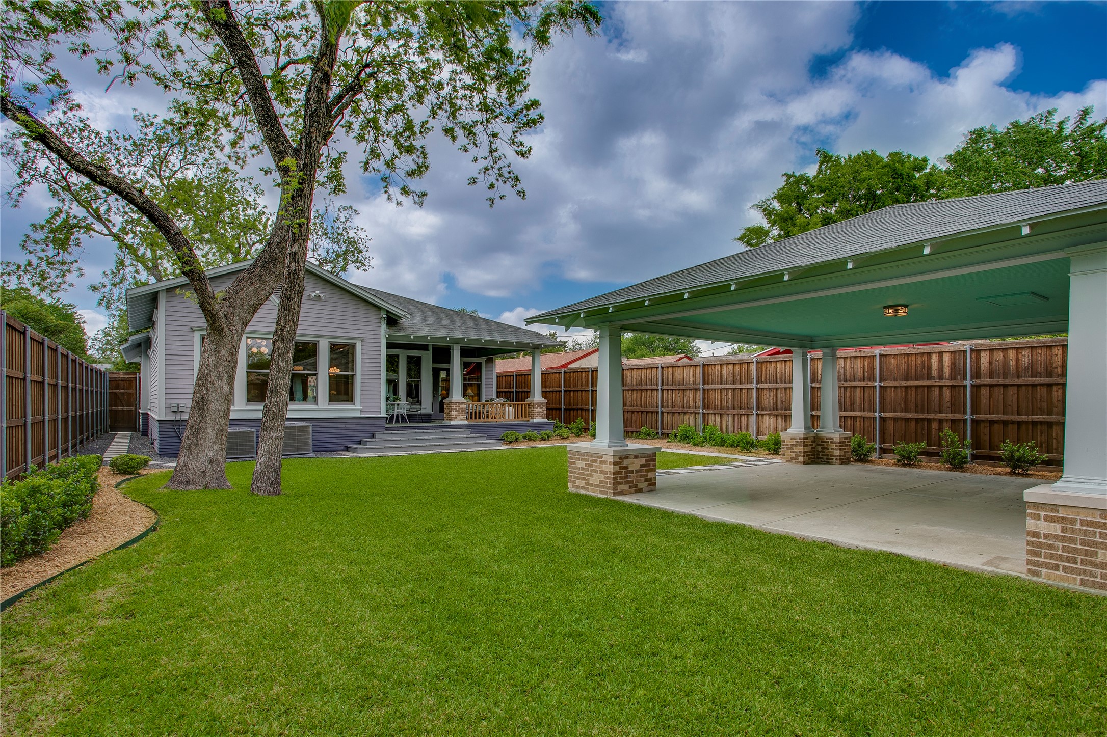 714 N Edgefield Avenue, Dallas, TX, 75208