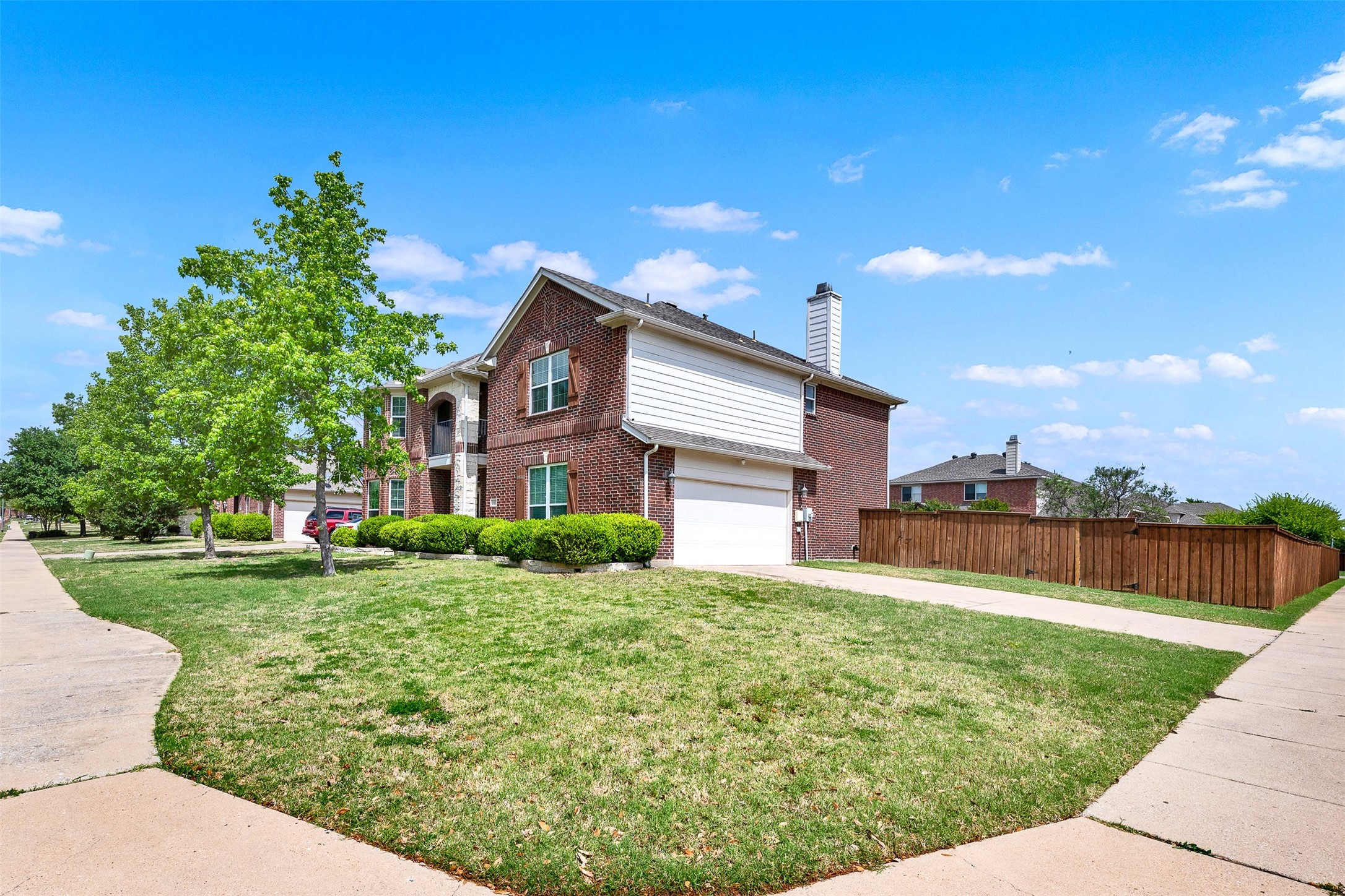 Property photo 02 of 1300 Iron Dale Drive, Wylie, TX 75098 | MLS #21227657