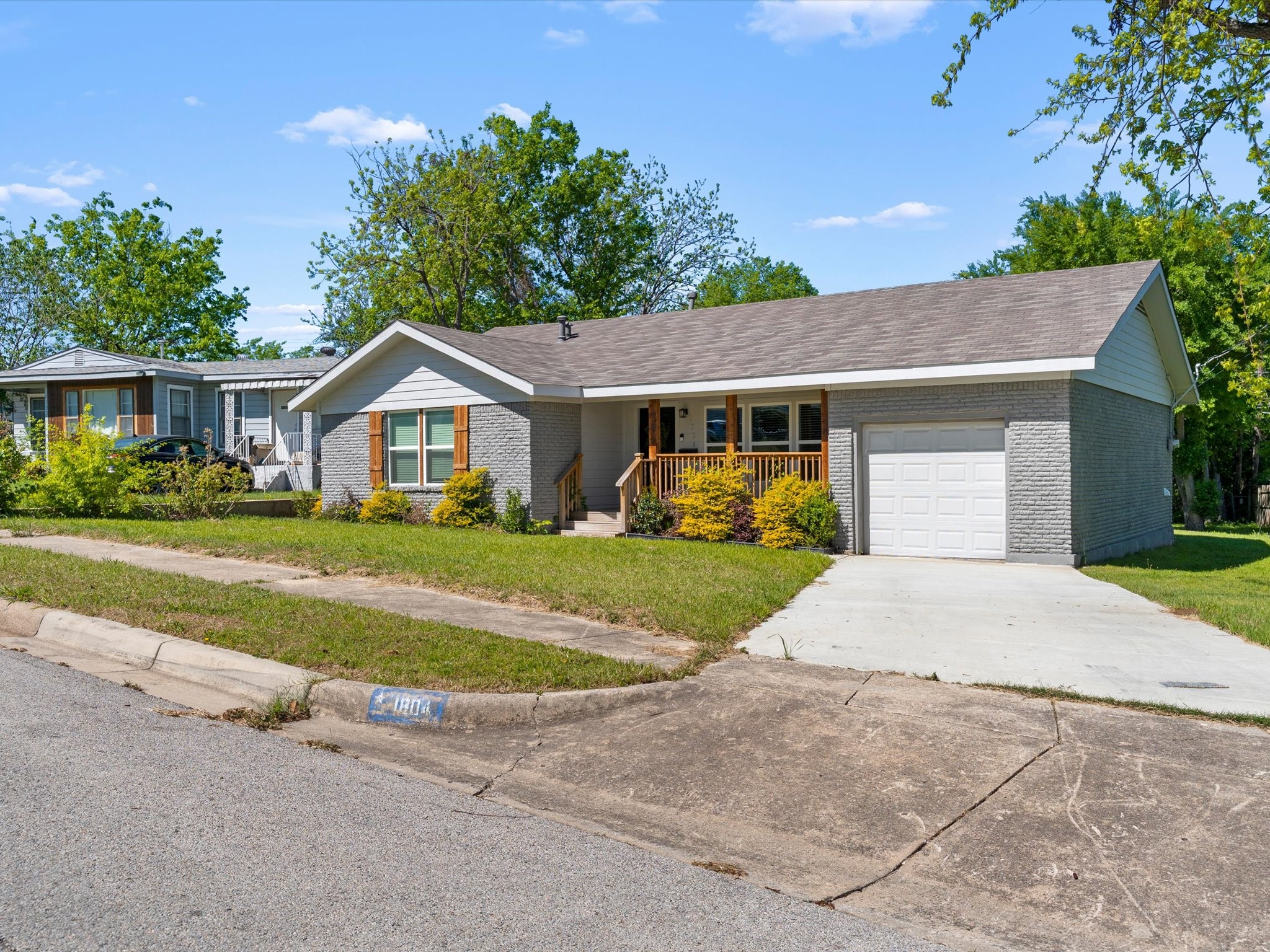 Property photo 01 of 1804 Ransom Terrace Fort, Worth, TX 76112 | MLS #21227662