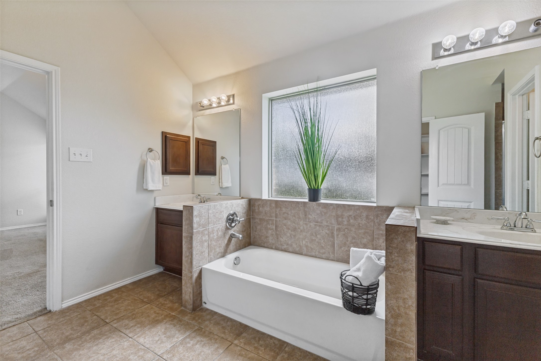 2242 Upcreek Court, Dallas, TX, 75253