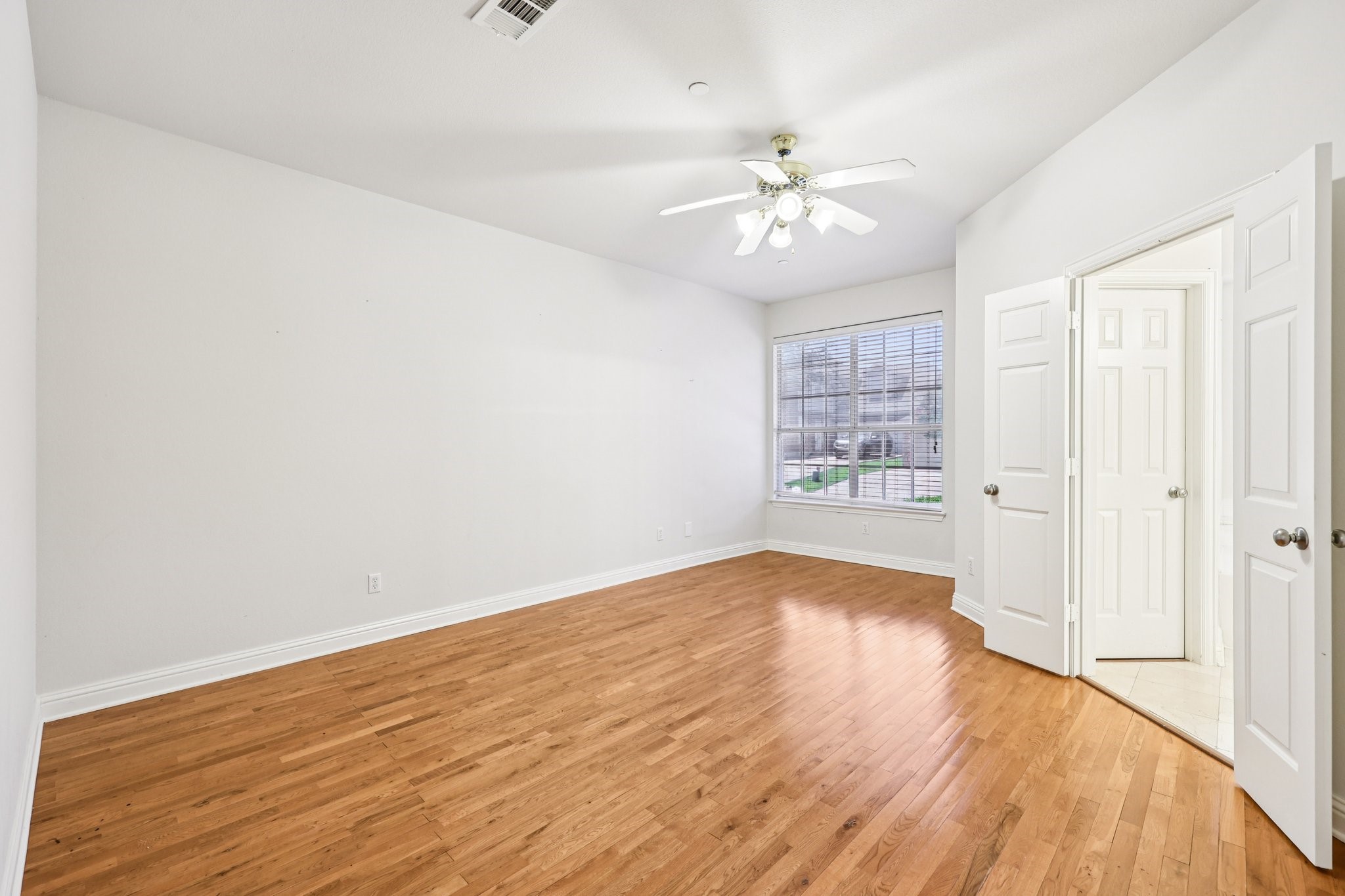 458 Richmond Street, Irving, TX, 75063
