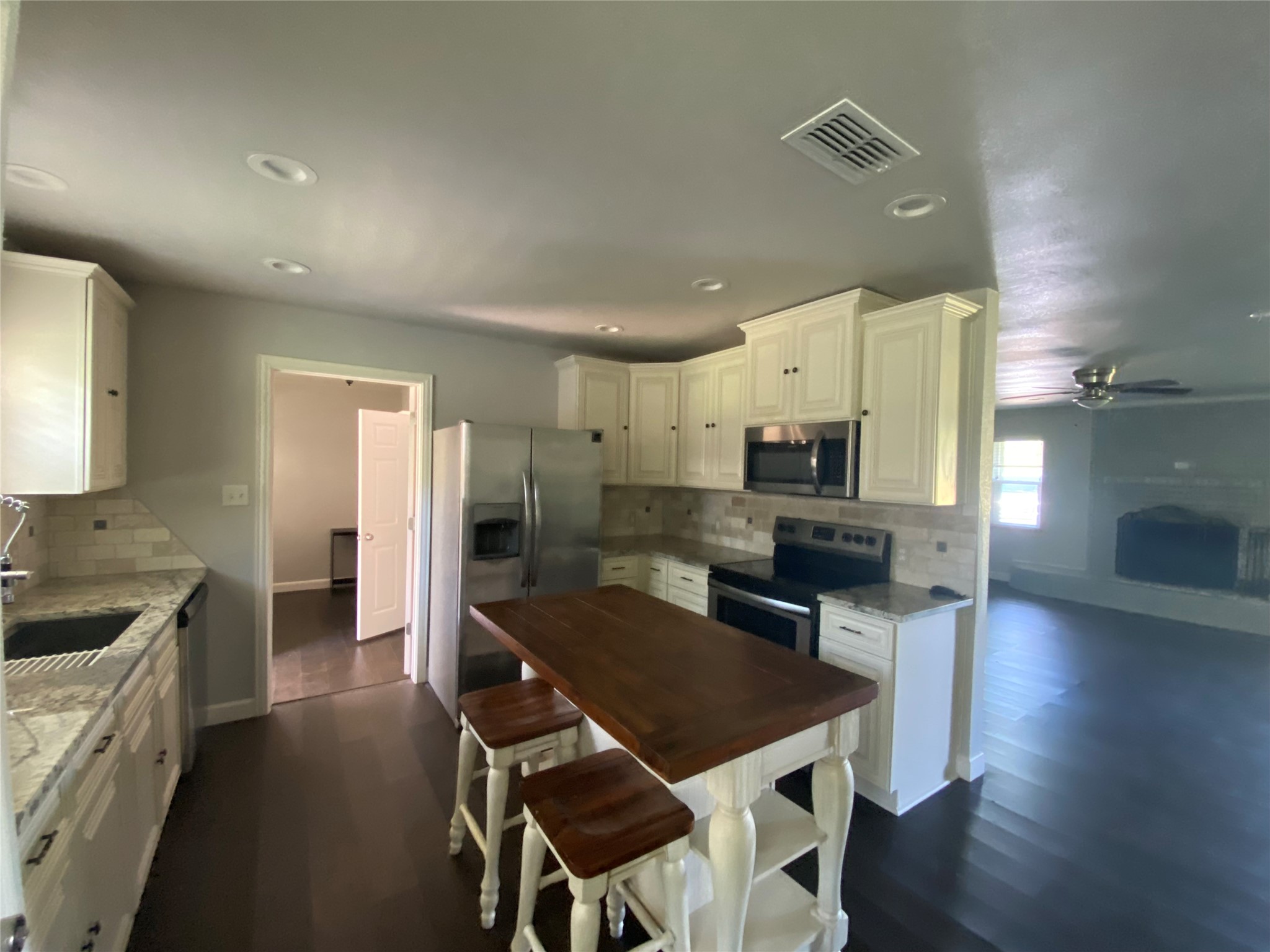 1410 E Royall Boulevard, Malakoff, TX, 75148