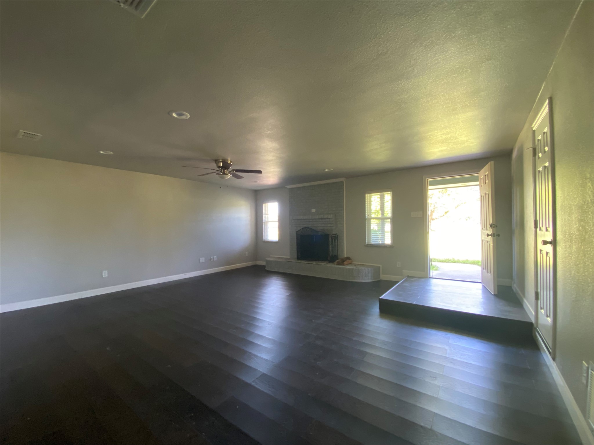 1410 E Royall Boulevard, Malakoff, TX, 75148