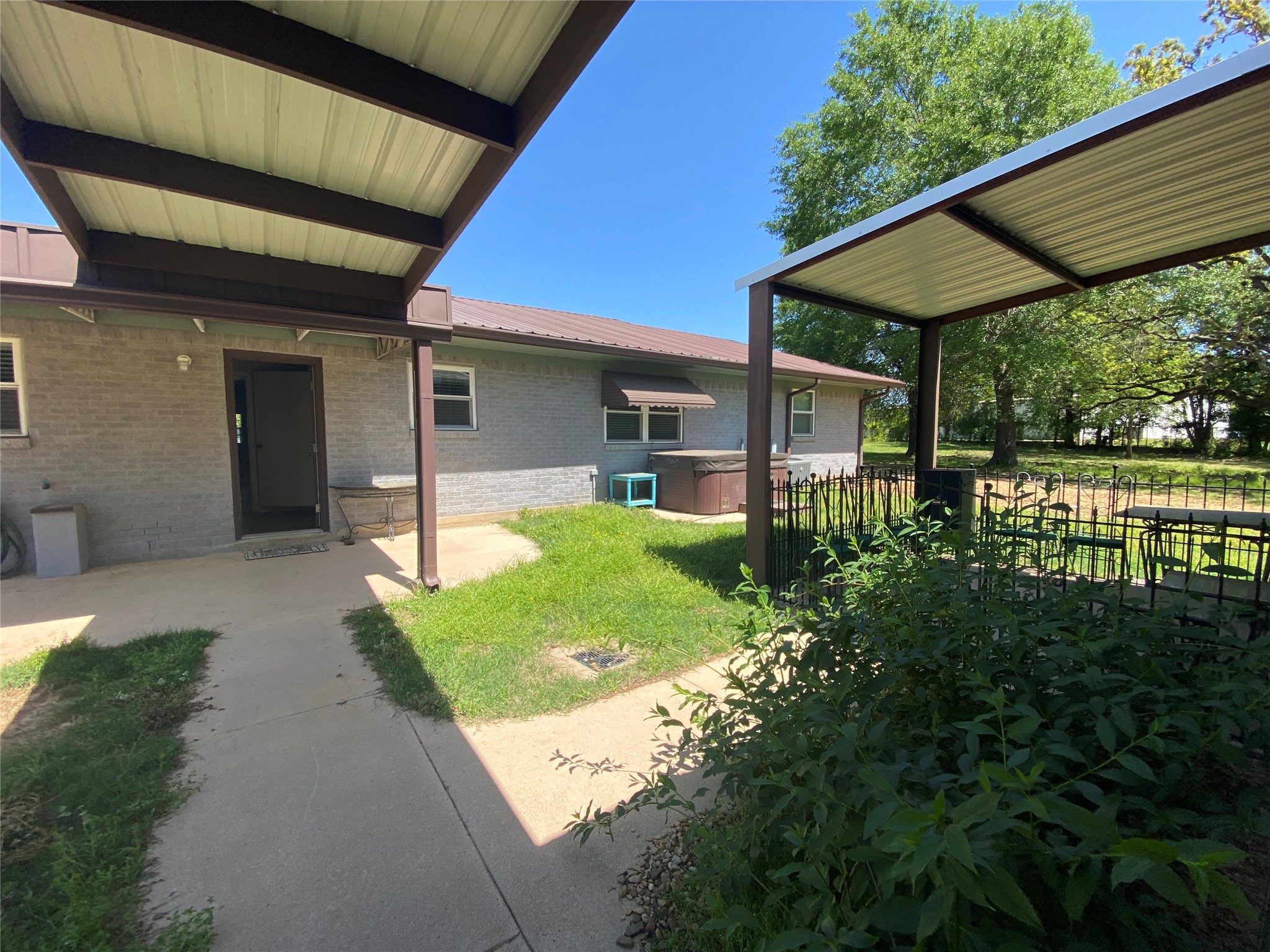 1410 E Royall Boulevard, Malakoff, TX, 75148