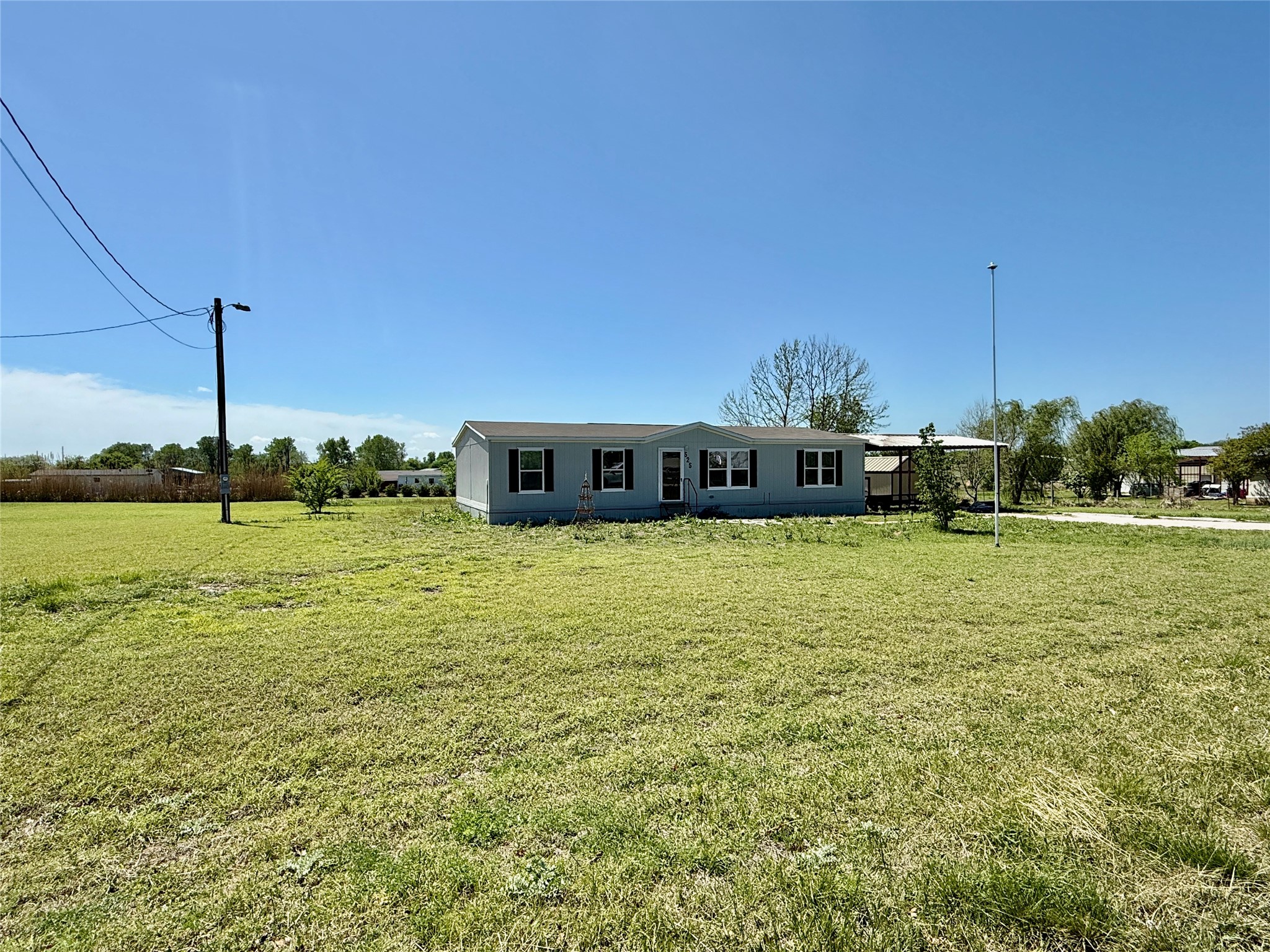 Property photo 01 of 525 Private Road 4906, Haslet, TX 76052 | MLS #21227861