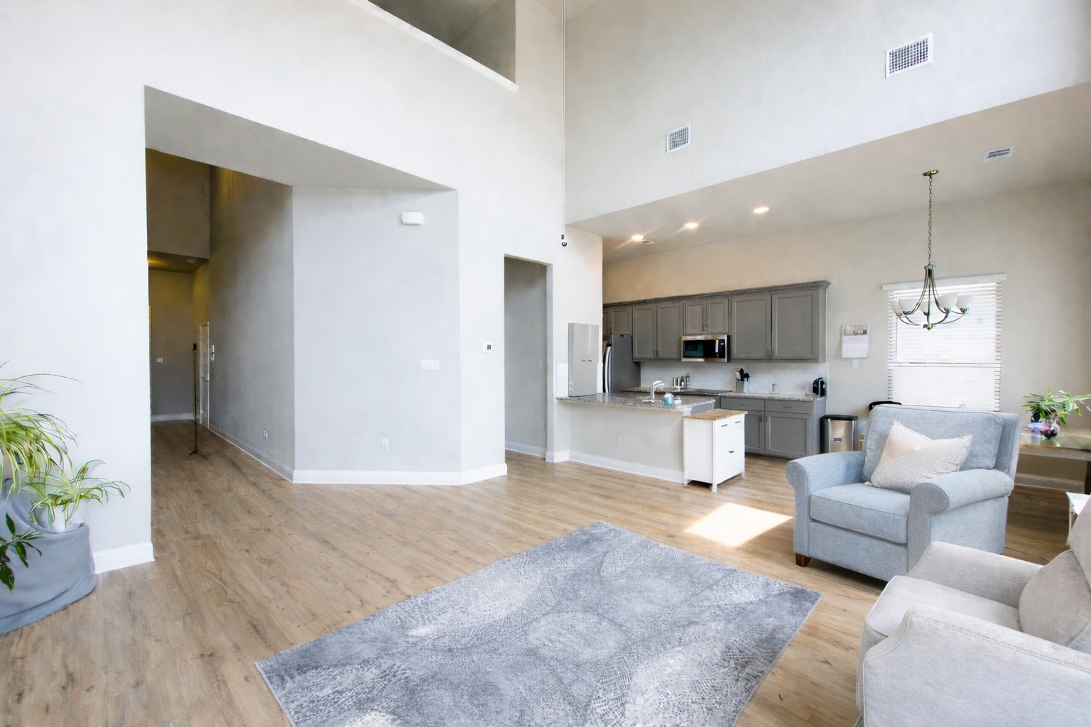 Property photo 04 of 4108 Swinley Forest Drive, Arlington, TX 76017 | MLS #21227939