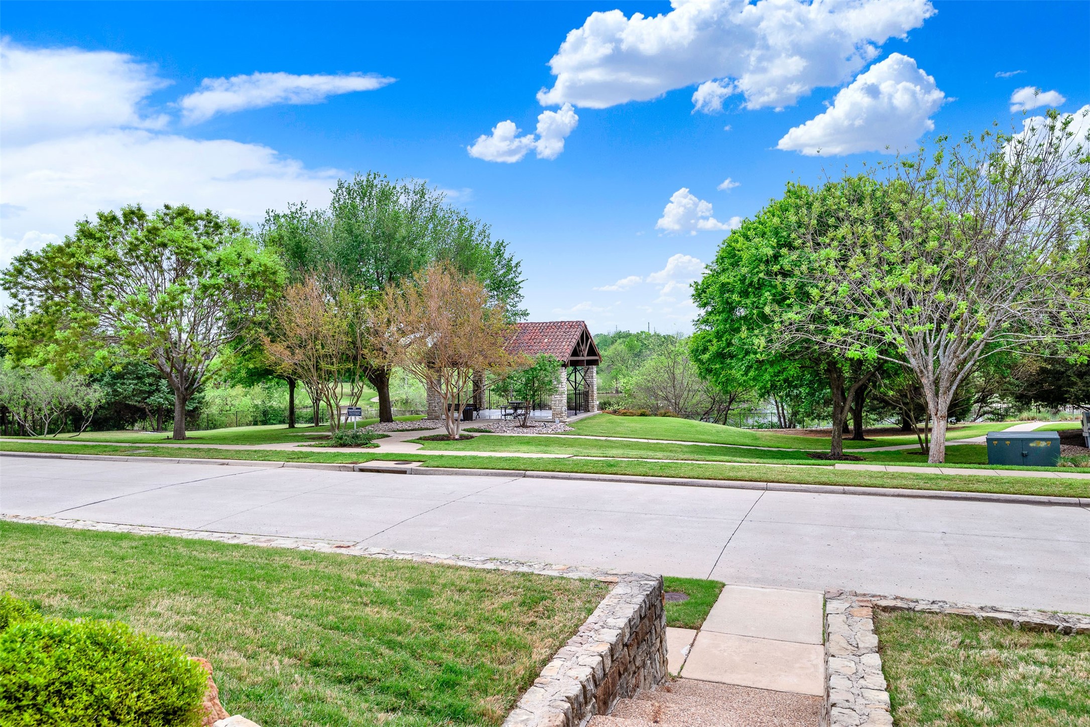 Property photo 03 of 1202 Howard Lane, Garland, TX 75044 | MLS #21227988