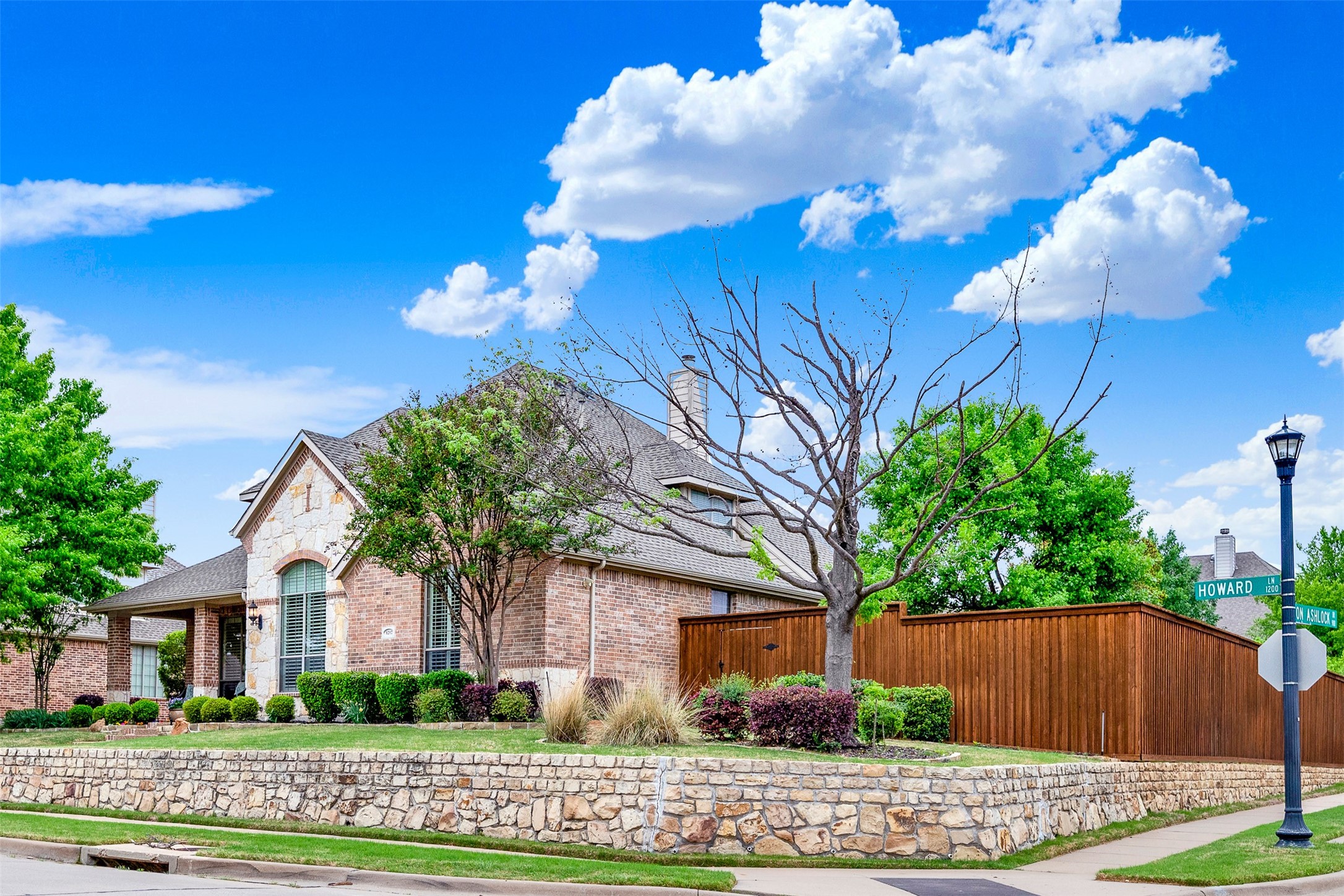Property photo 04 of 1202 Howard Lane, Garland, TX 75044 | MLS #21227988