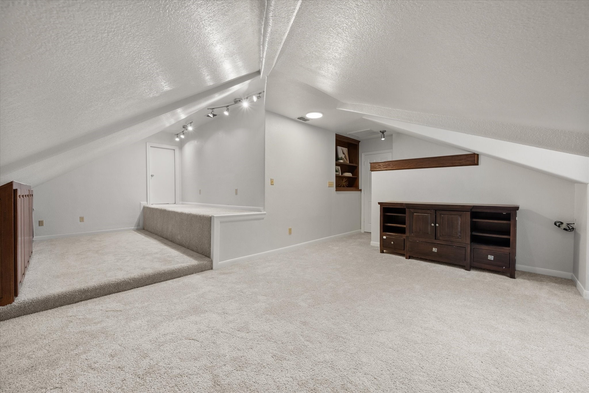 106 Rolling Rock Drive, Trophy Club, TX, 76262
