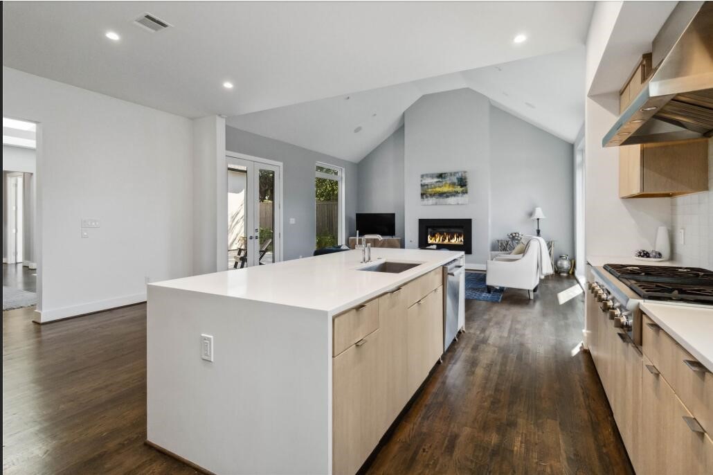 3942 Rochelle Drive, Dallas, TX, 75220