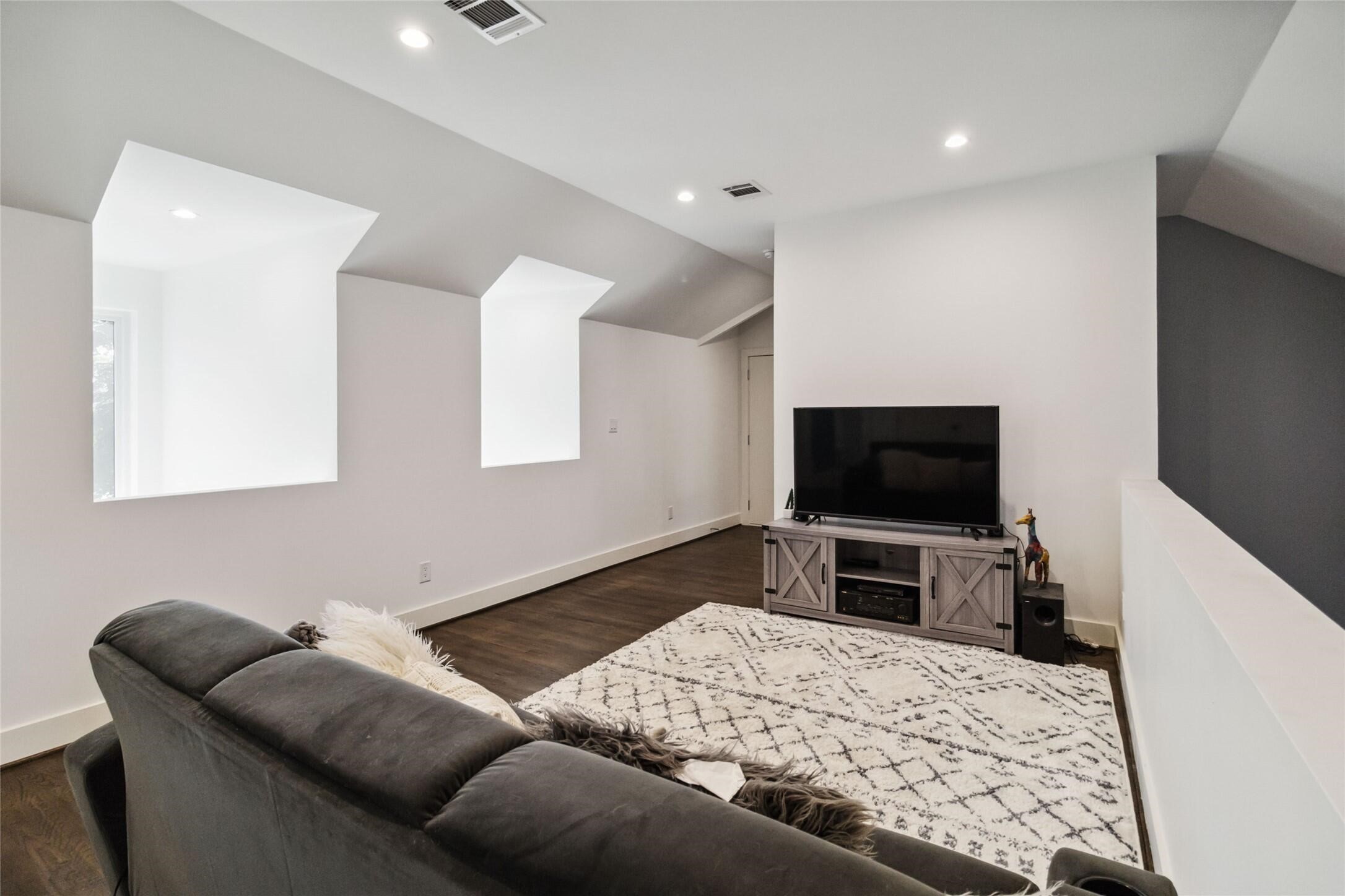 3942 Rochelle Drive, Dallas, TX, 75220