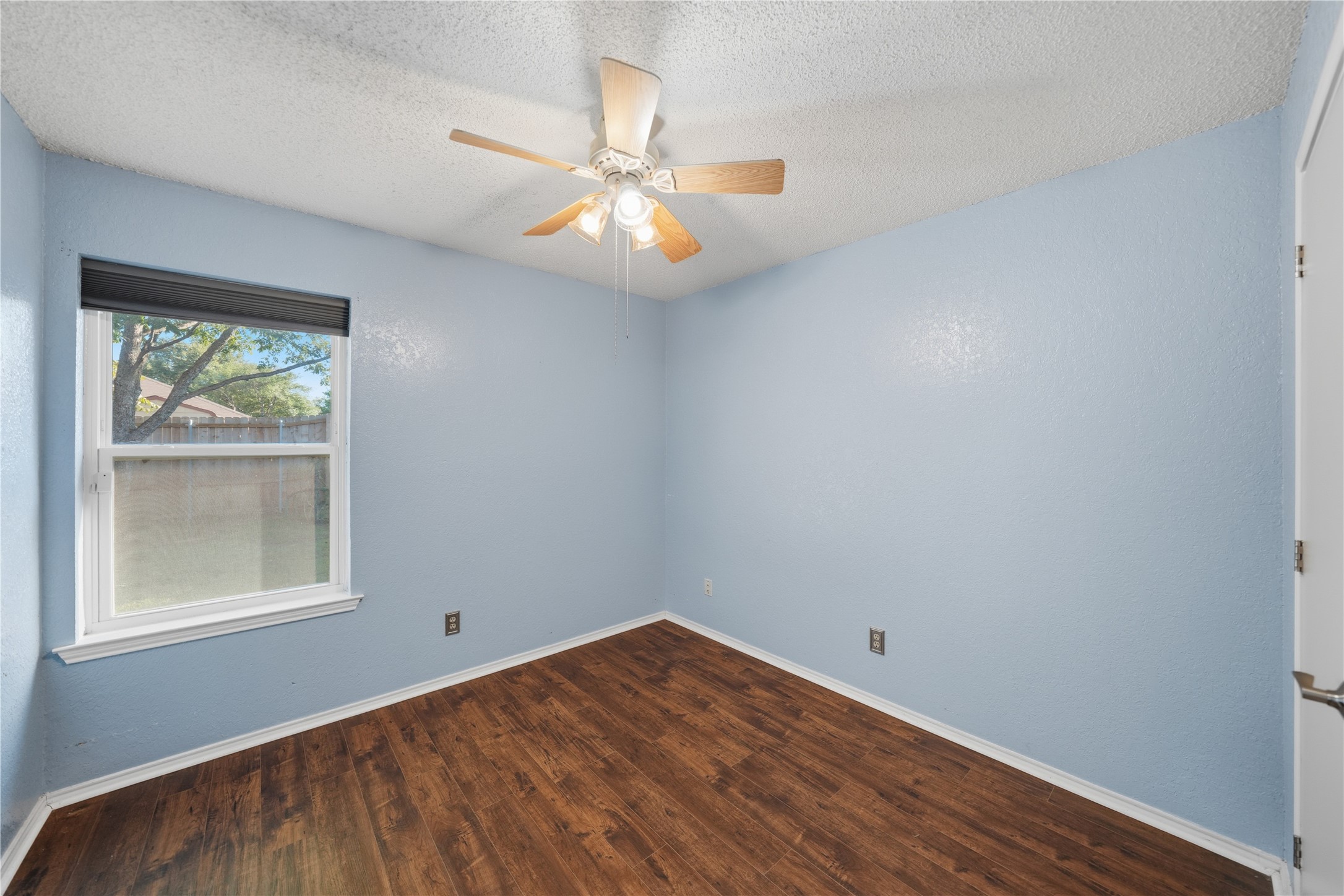 1129 W Hills Terrace, Saginaw, TX, 76179