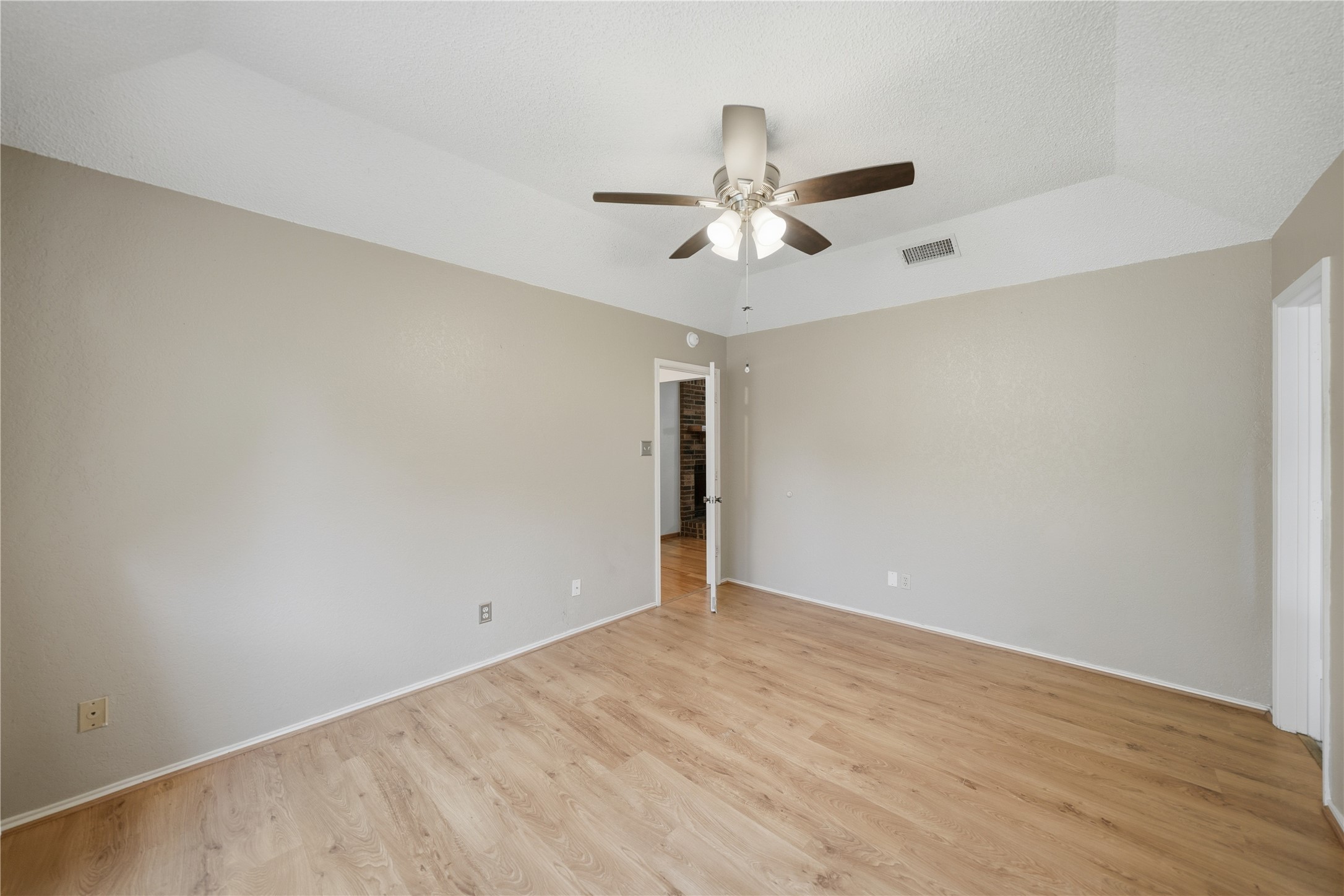 1129 W Hills Terrace, Saginaw, TX, 76179