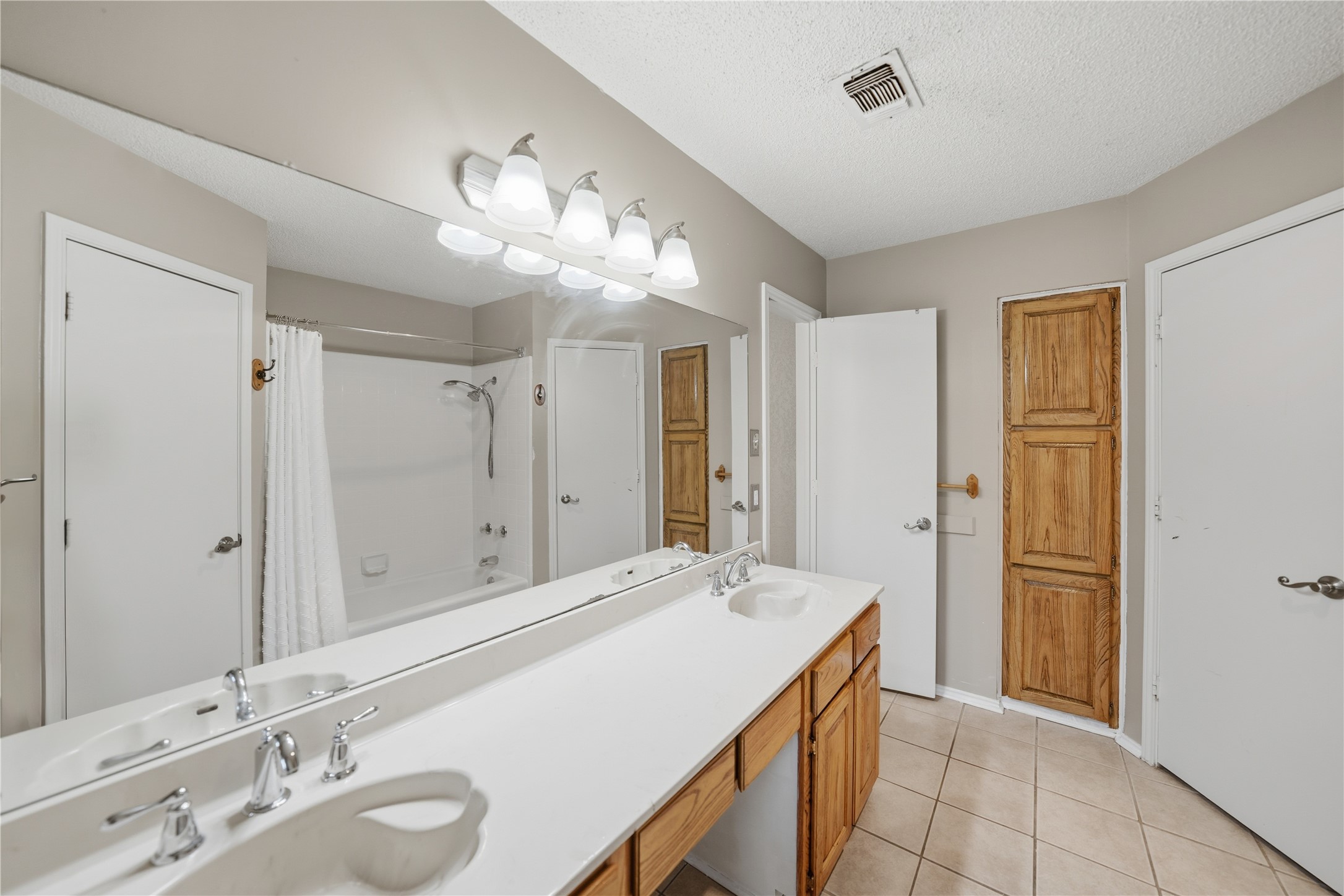 1129 W Hills Terrace, Saginaw, TX, 76179