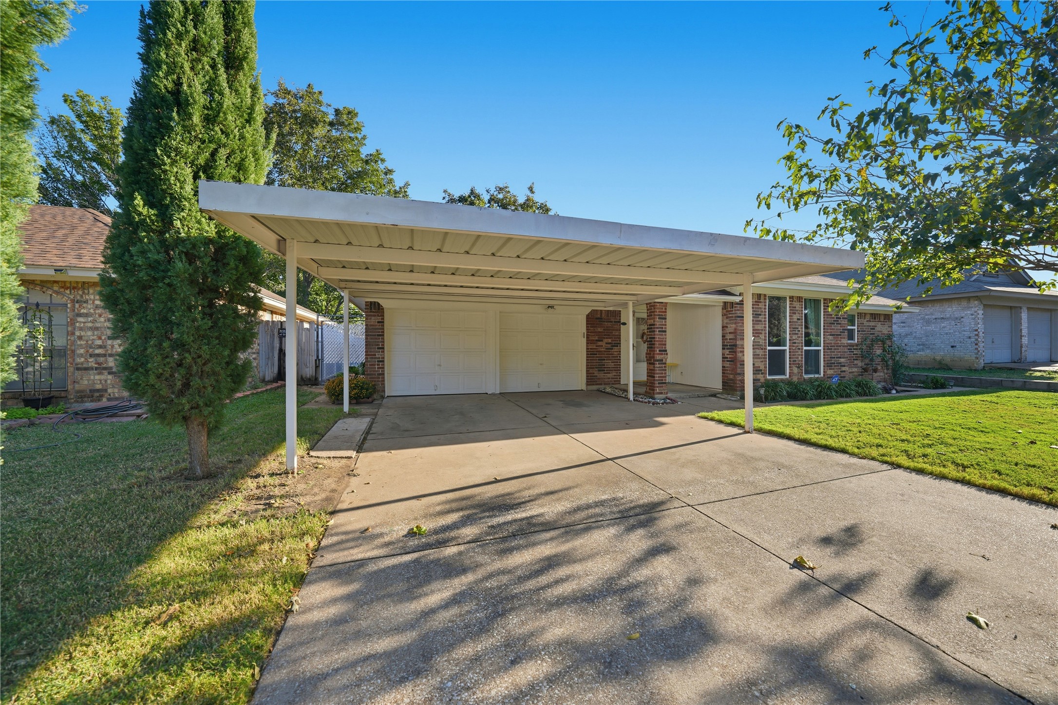 1129 W Hills Terrace, Saginaw, TX, 76179