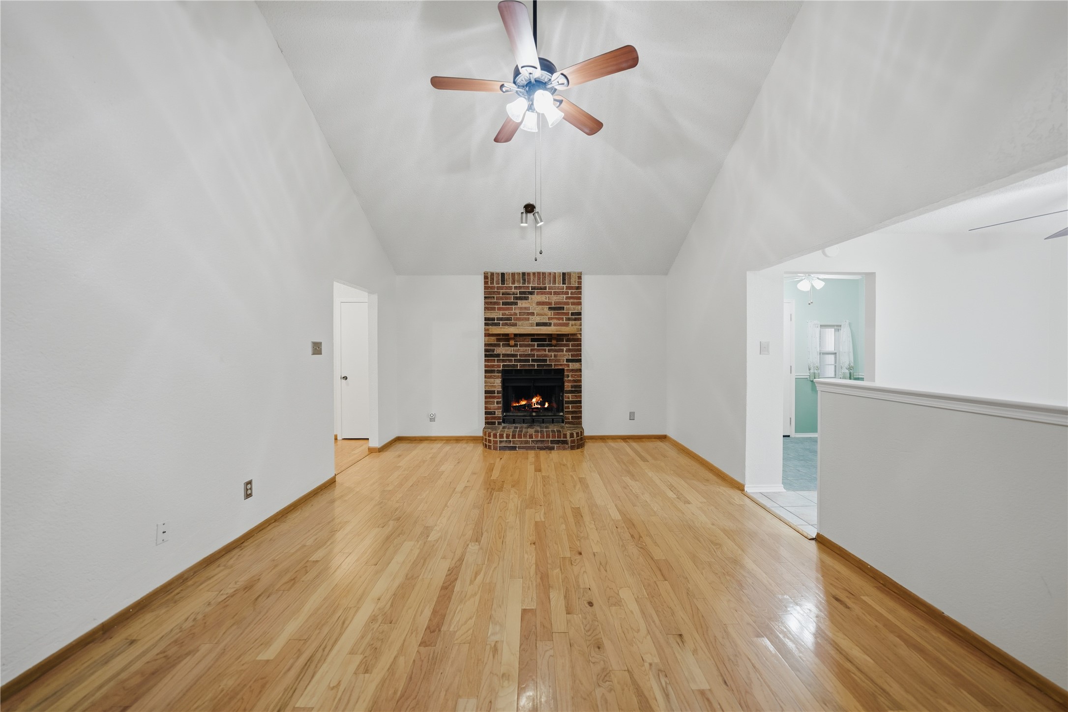 1129 W Hills Terrace, Saginaw, TX, 76179